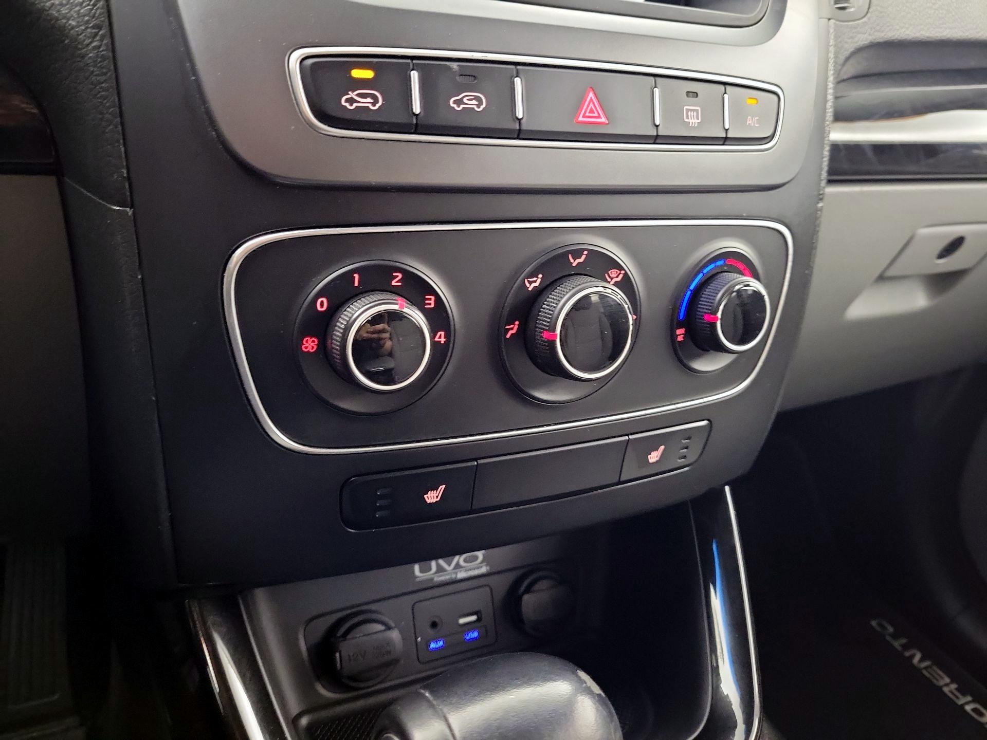 Thumbnail: 2014 Kia Sorento - 16