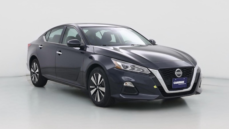 2022 Nissan Altima SV Hero Image