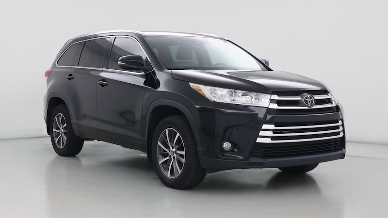 2017 Toyota Highlander XLE Hero Image