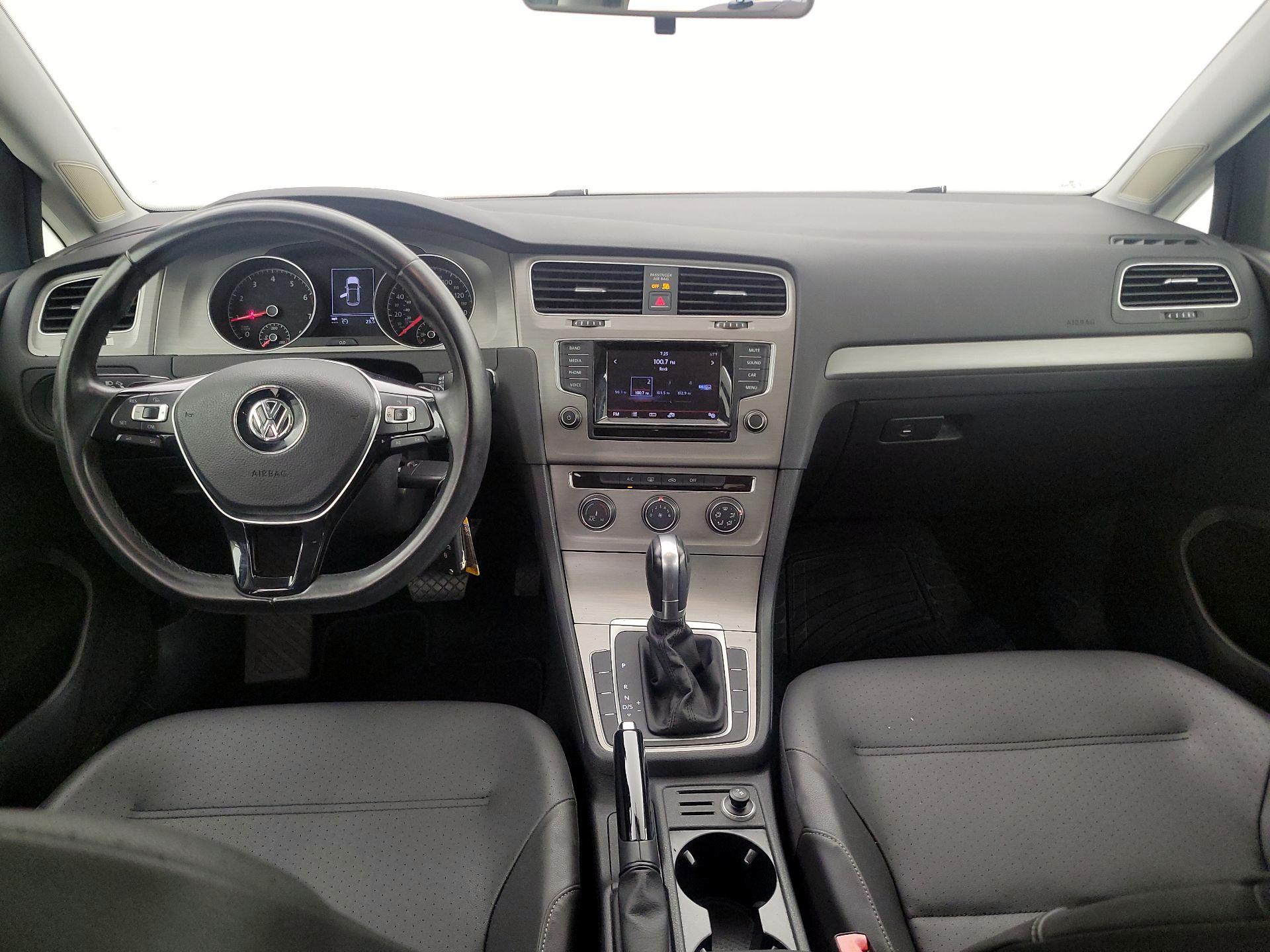 Thumbnail: 2015 Volkswagen Golf - 9