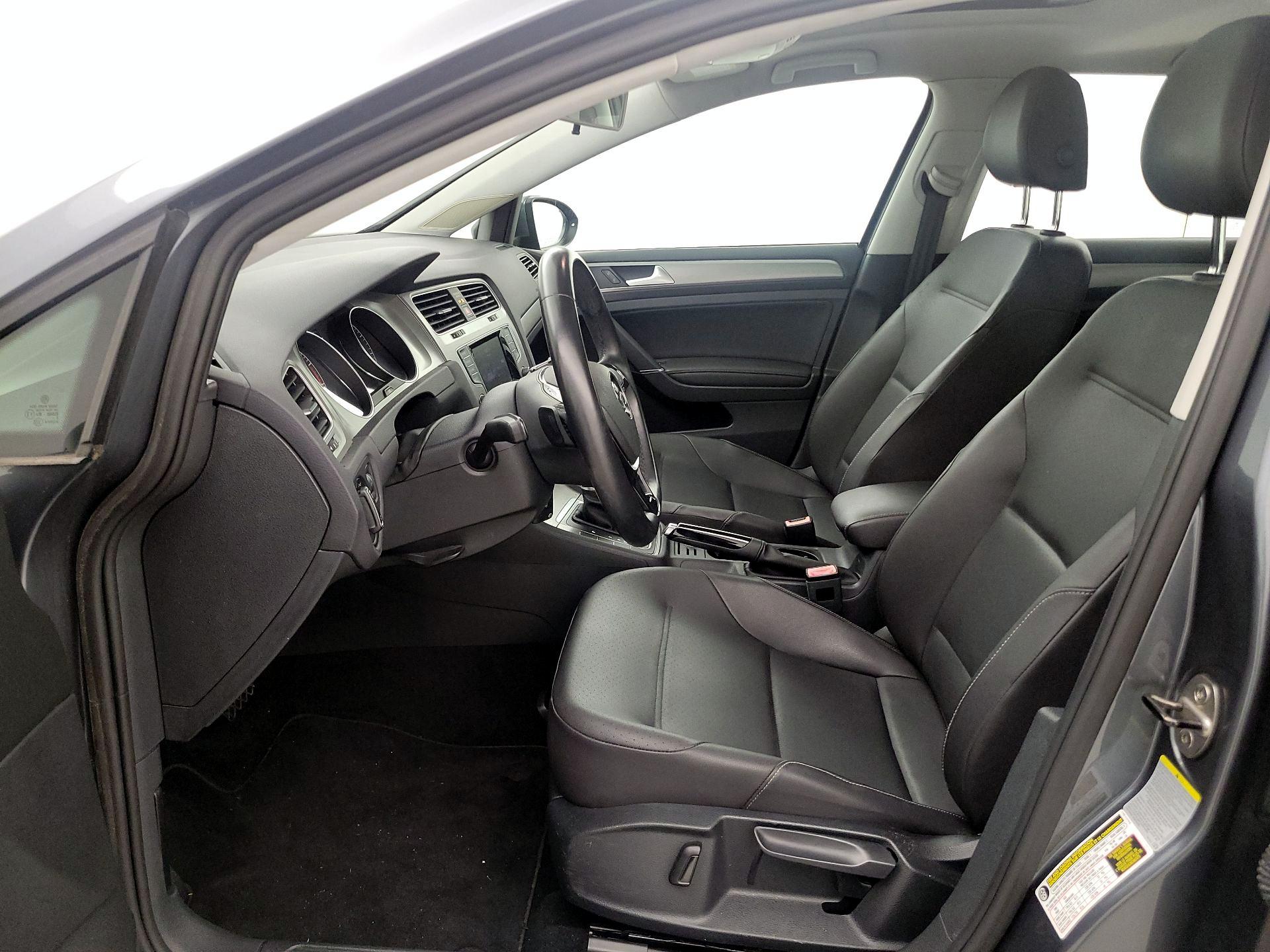 Thumbnail: 2015 Volkswagen Golf - 11