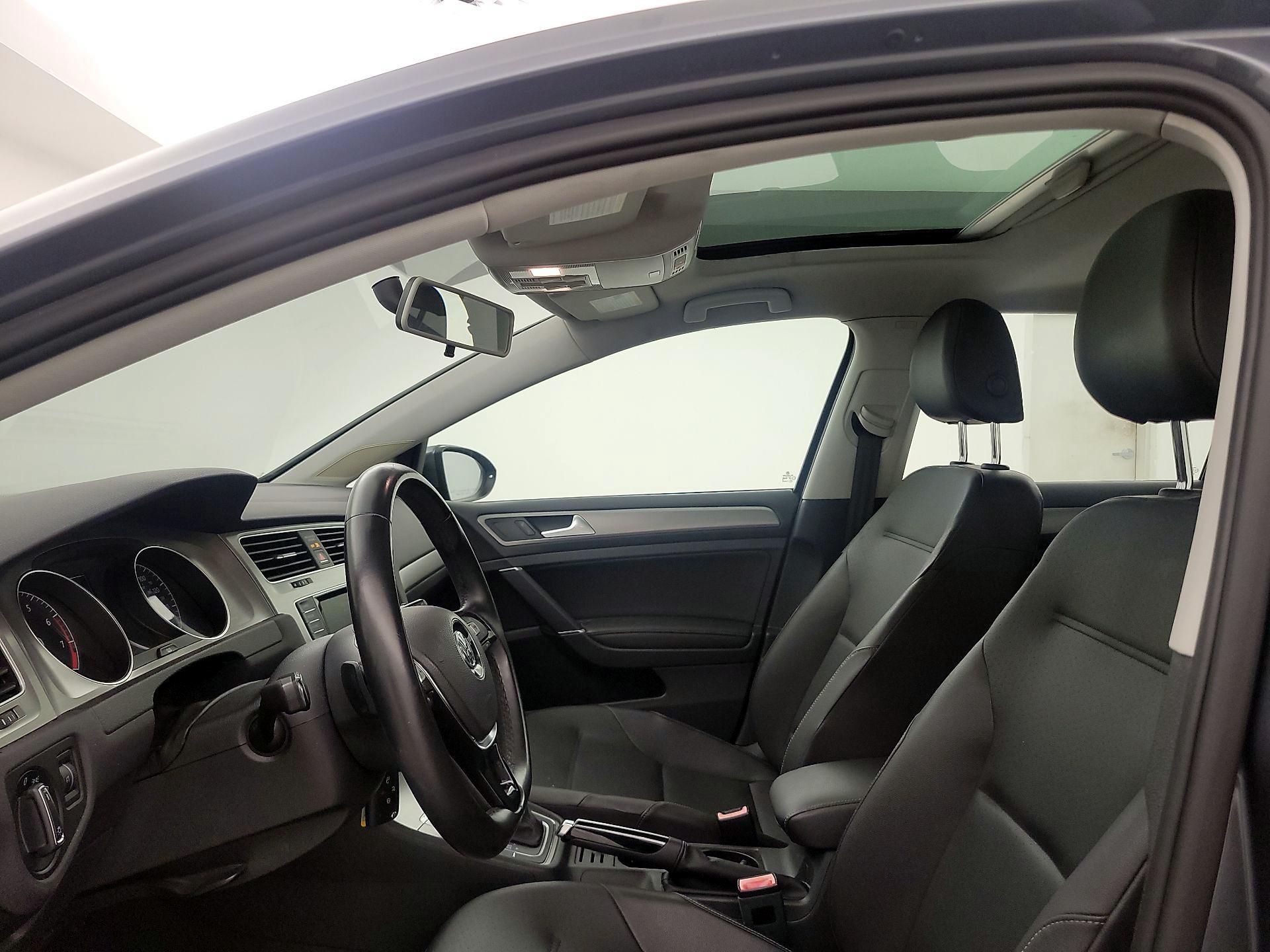 Thumbnail: 2015 Volkswagen Golf - 18