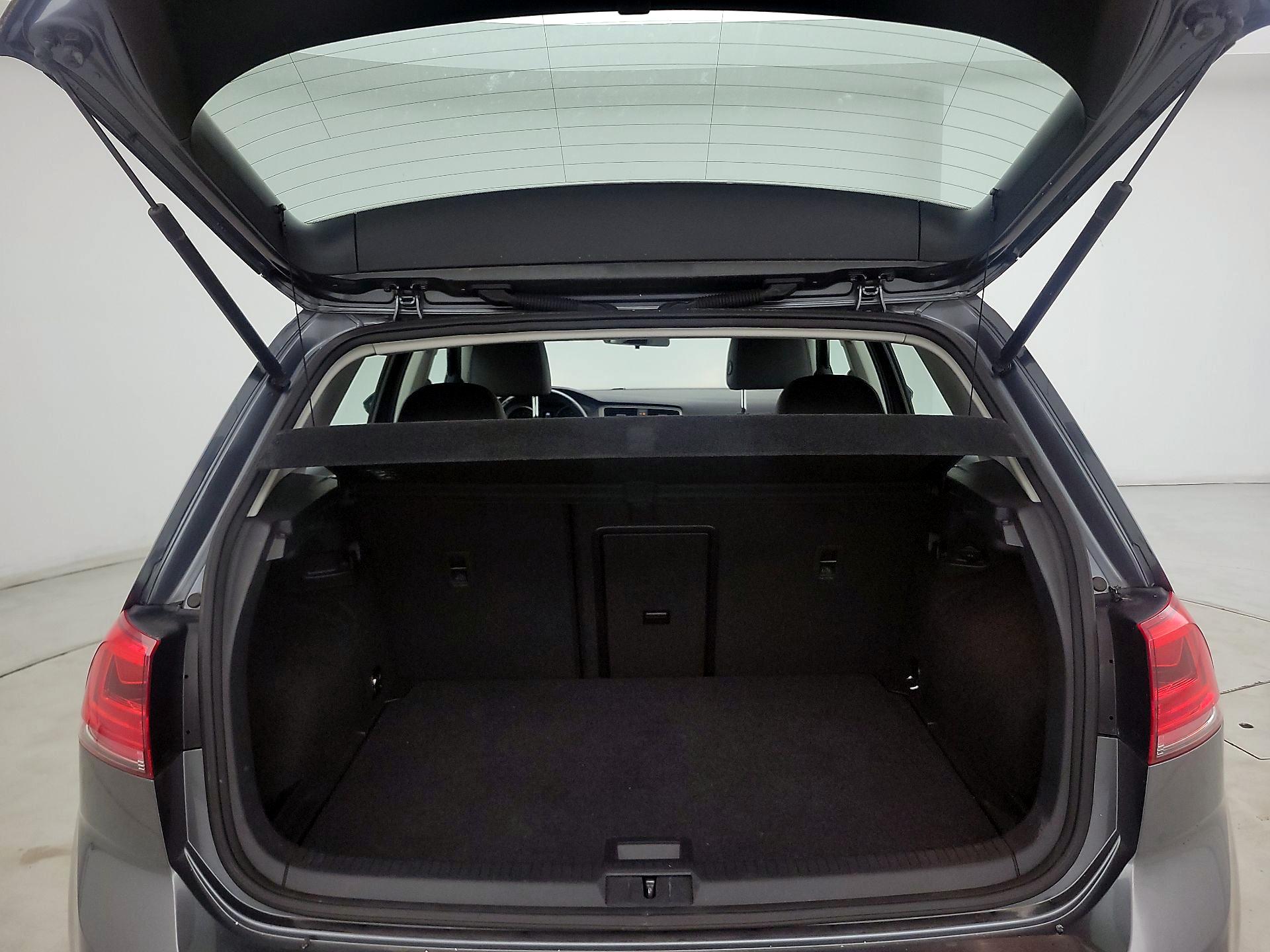 Thumbnail: 2015 Volkswagen Golf - 20