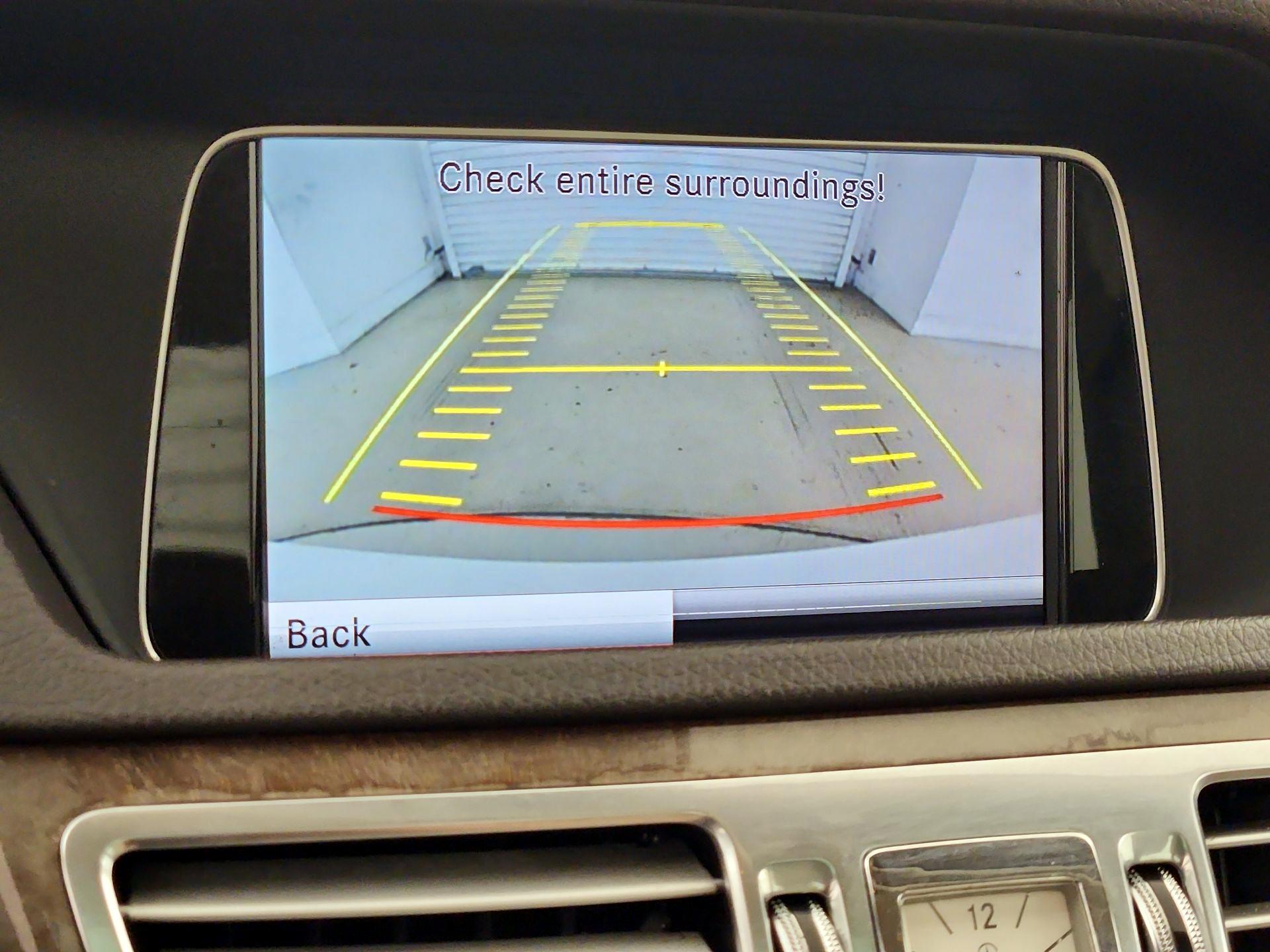 Thumbnail: 2014 Mercedes-Benz E-Class - 15