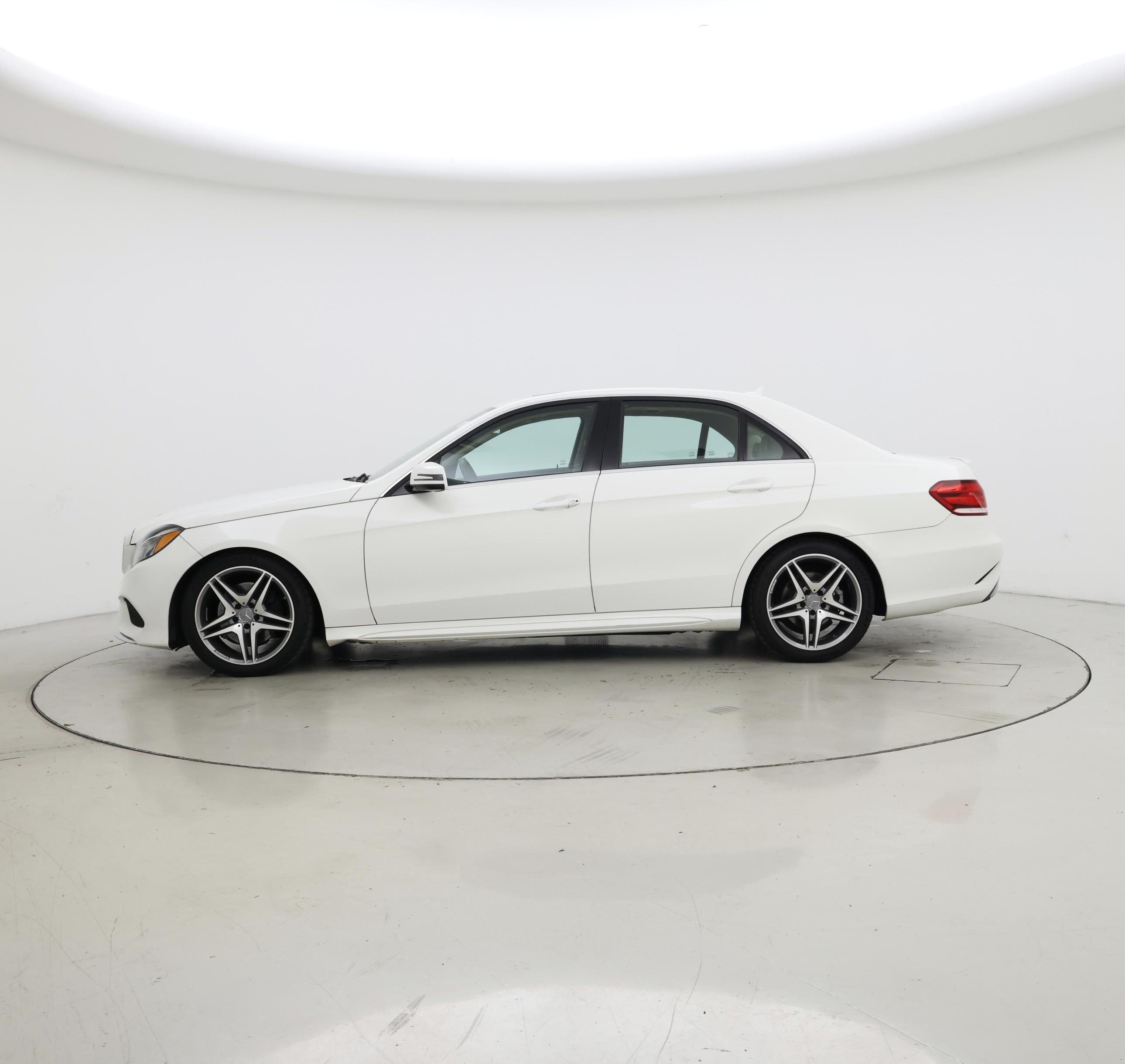 Thumbnail: 2014 Mercedes-Benz E-Class - 3