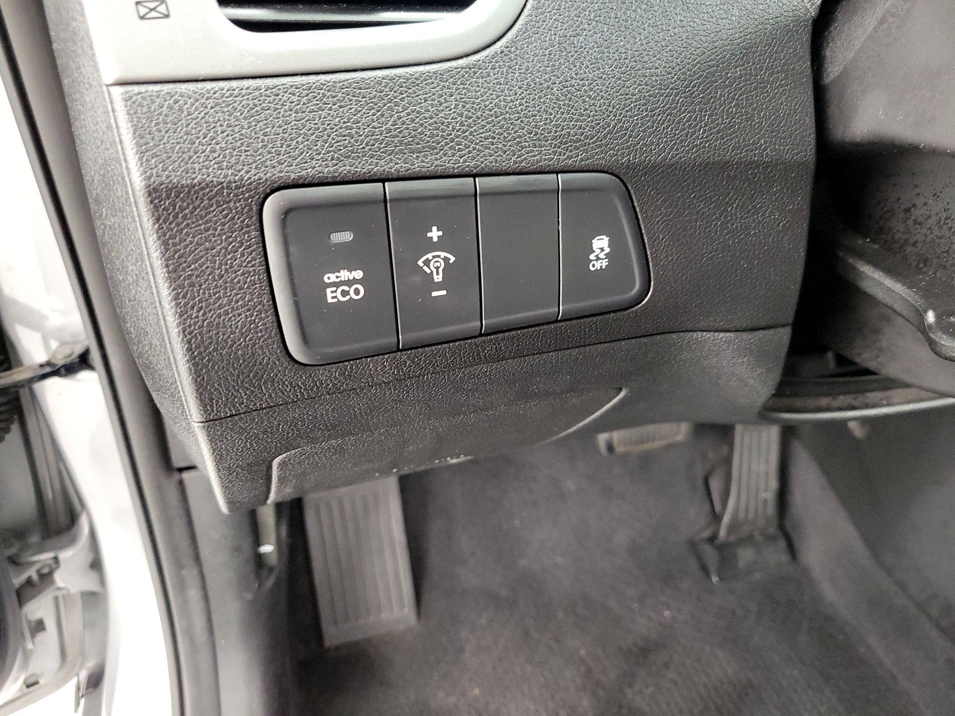 Thumbnail: 2014 Hyundai Elantra - 13