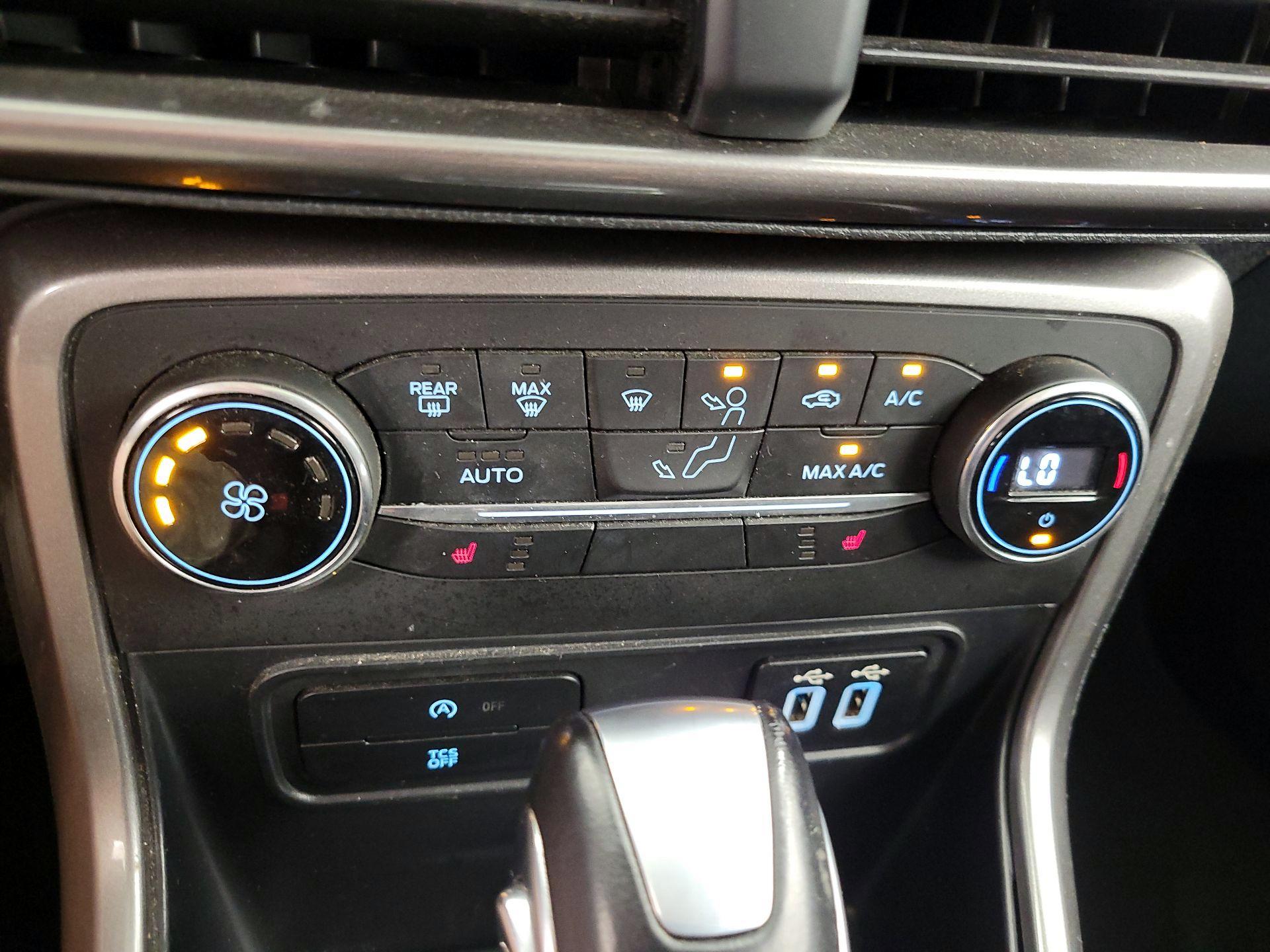 Thumbnail: 2018 Ford EcoSport - 17