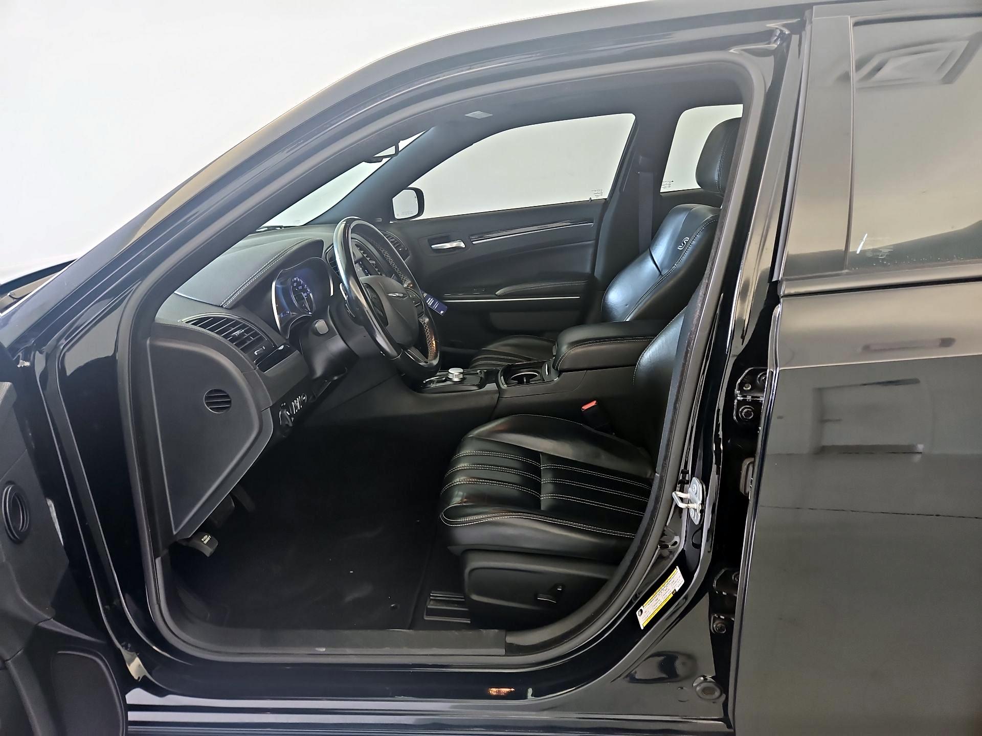 Thumbnail: 2021 Chrysler 300 - 11