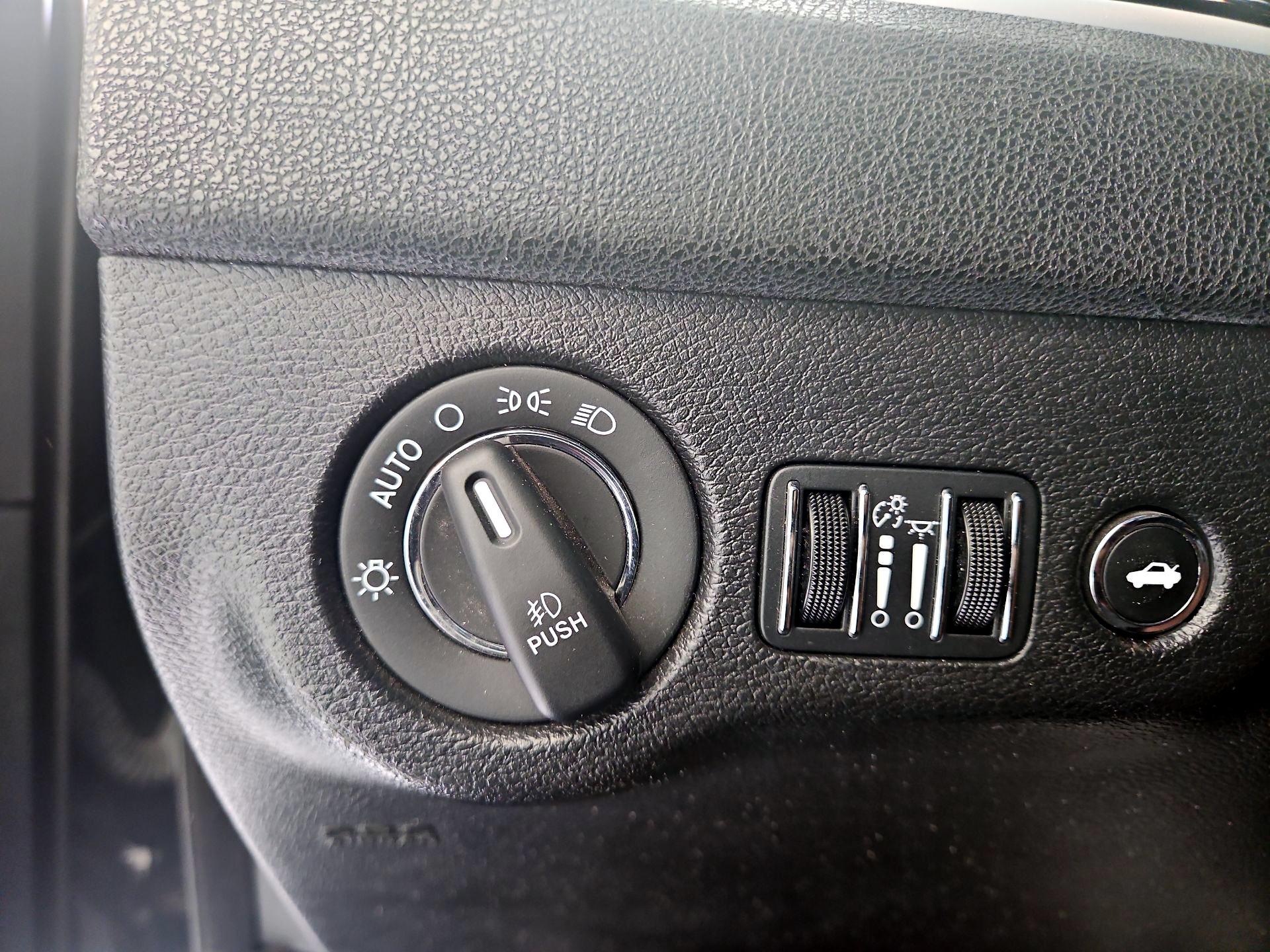 Thumbnail: 2021 Chrysler 300 - 13