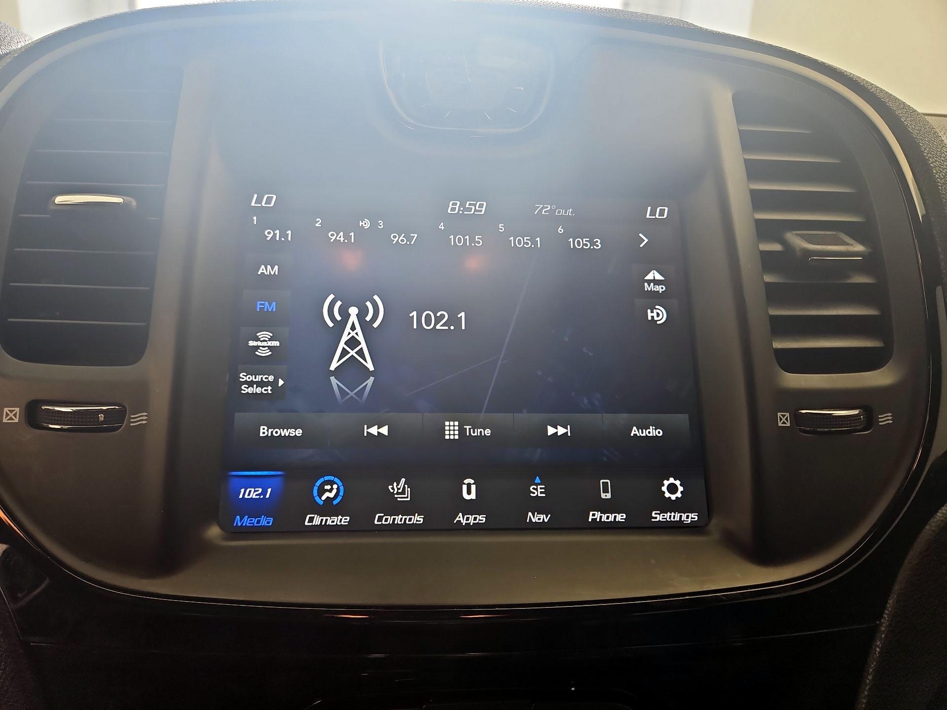 Thumbnail: 2021 Chrysler 300 - 15