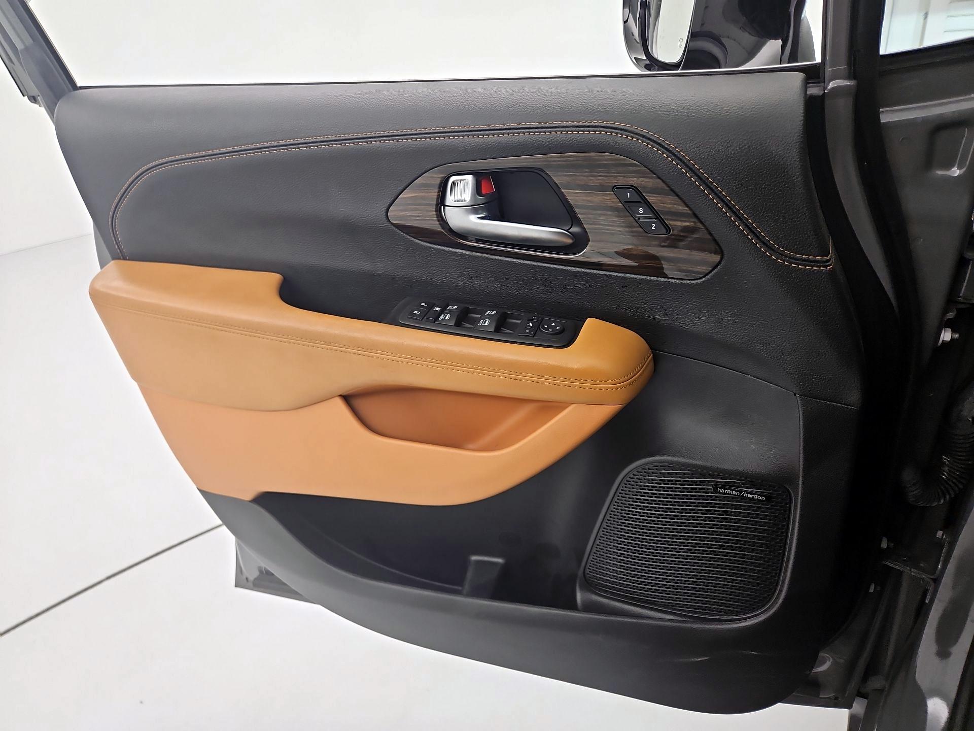 Thumbnail: 2023 Chrysler Pacifica - 12