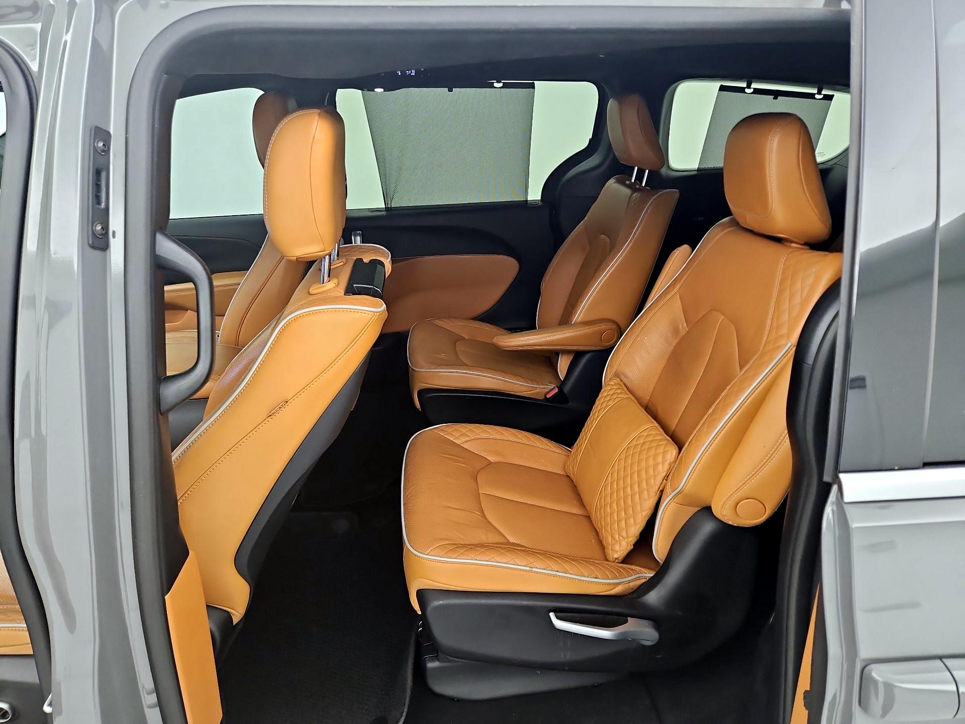 Thumbnail: 2023 Chrysler Pacifica - 20