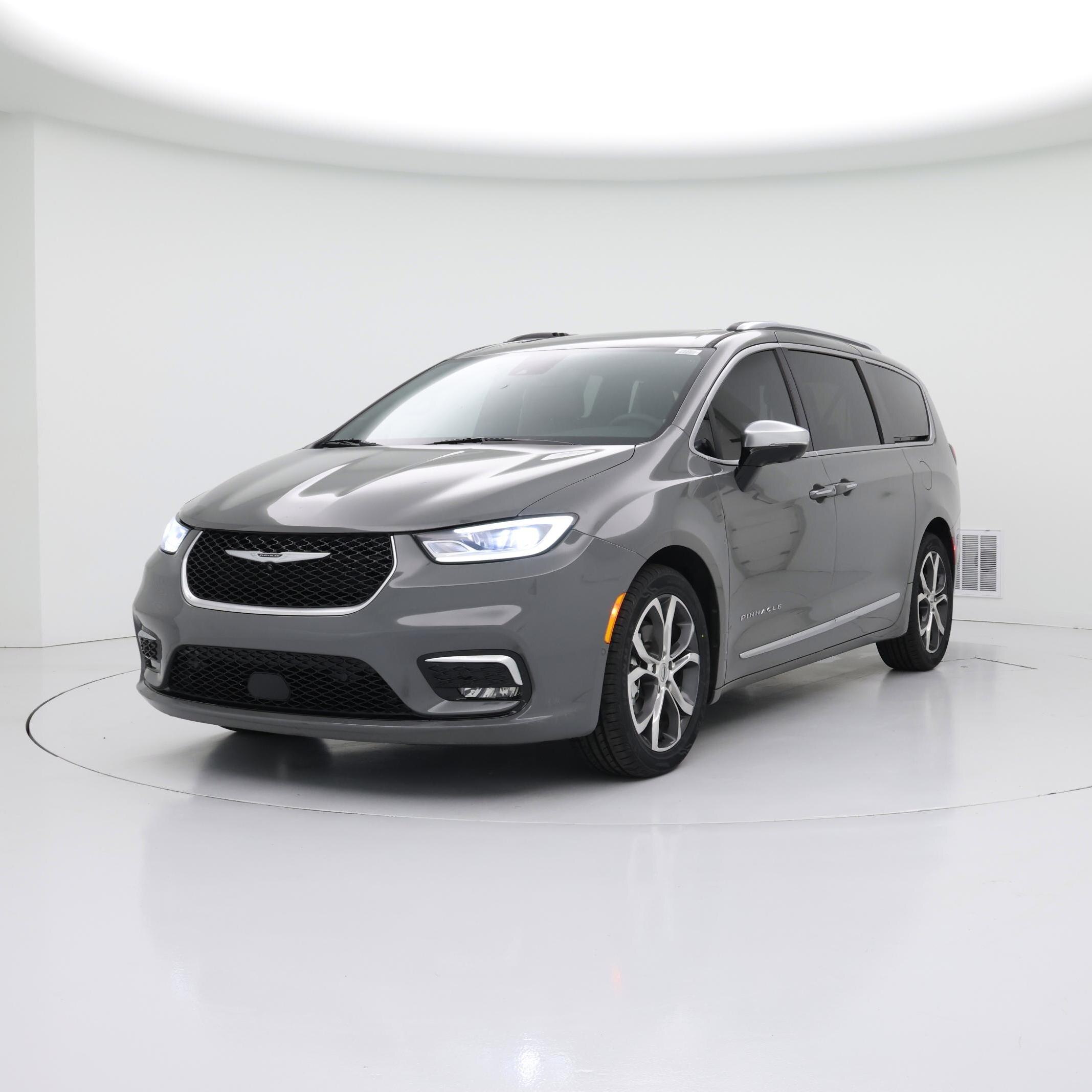 Thumbnail: 2023 Chrysler Pacifica - 4