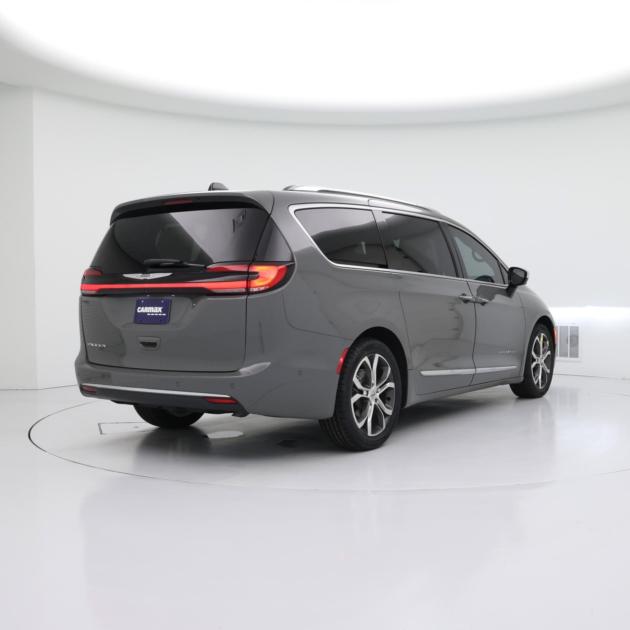 Thumbnail: 2023 Chrysler Pacifica - 8