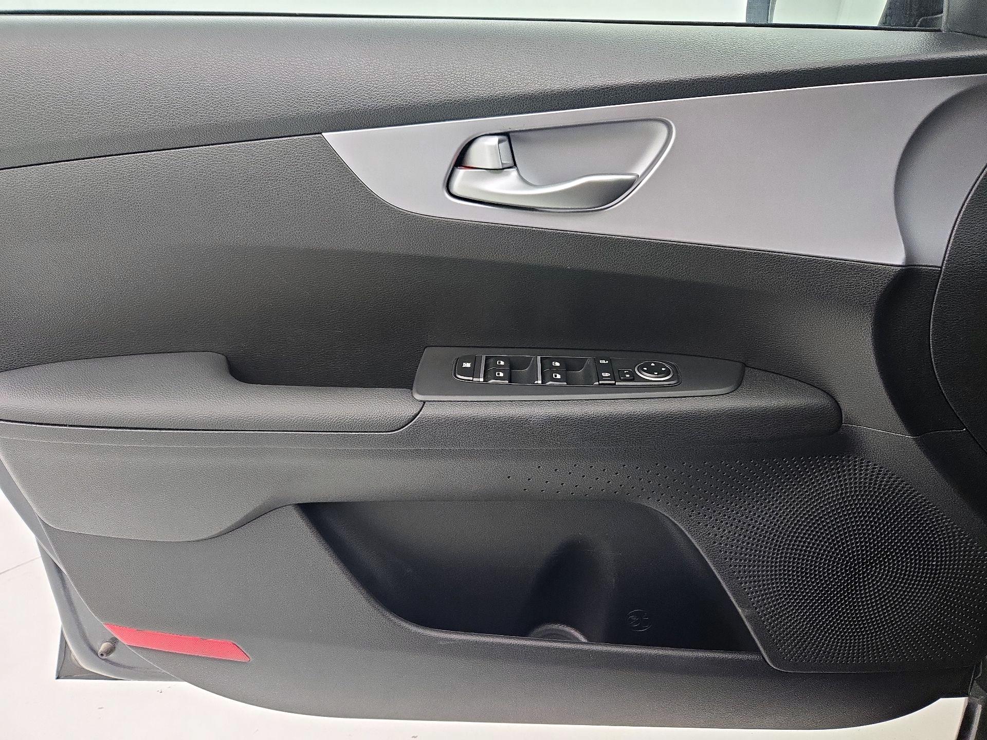 Thumbnail: 2024 Kia Forte - 12