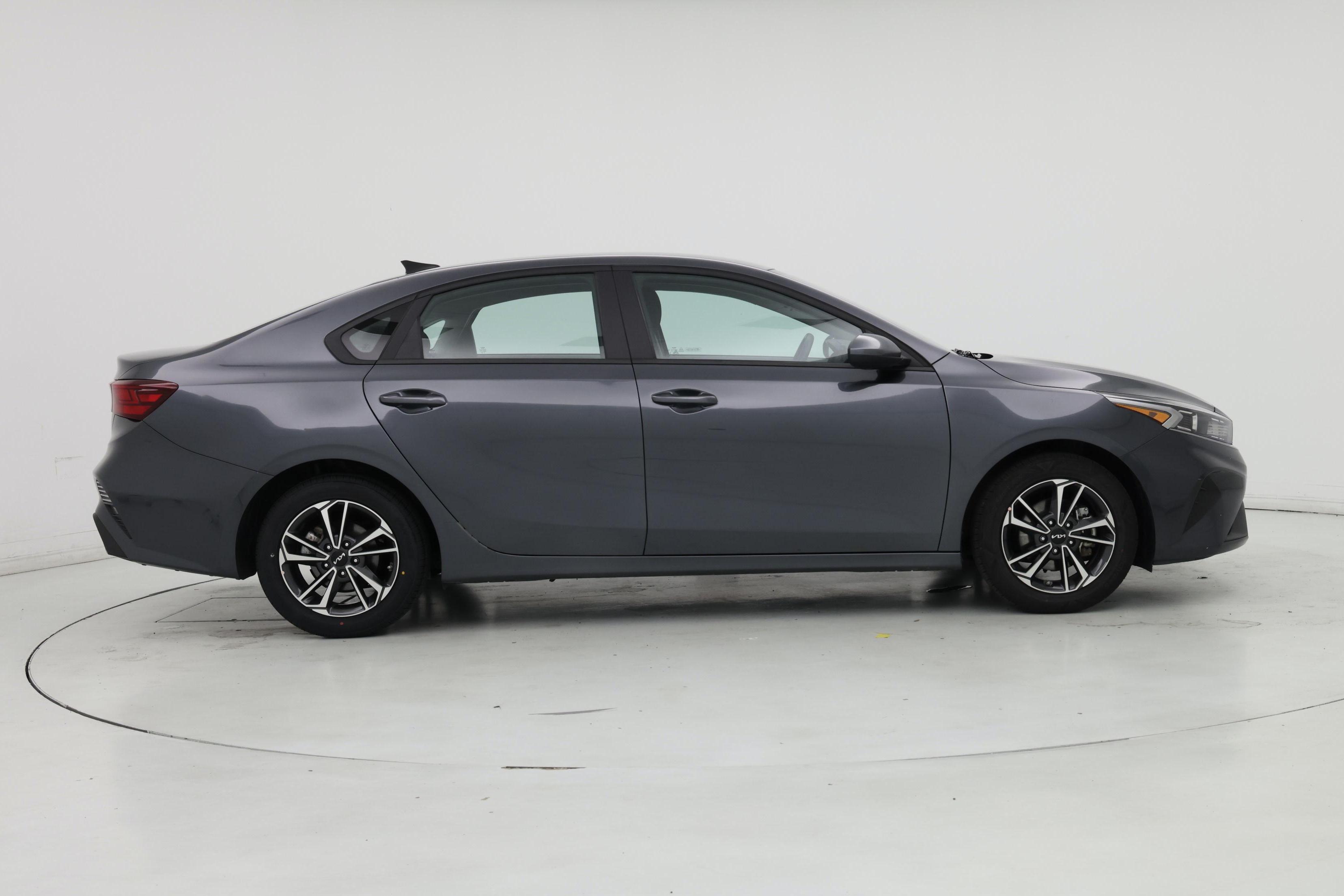 Thumbnail: 2024 Kia Forte - 7