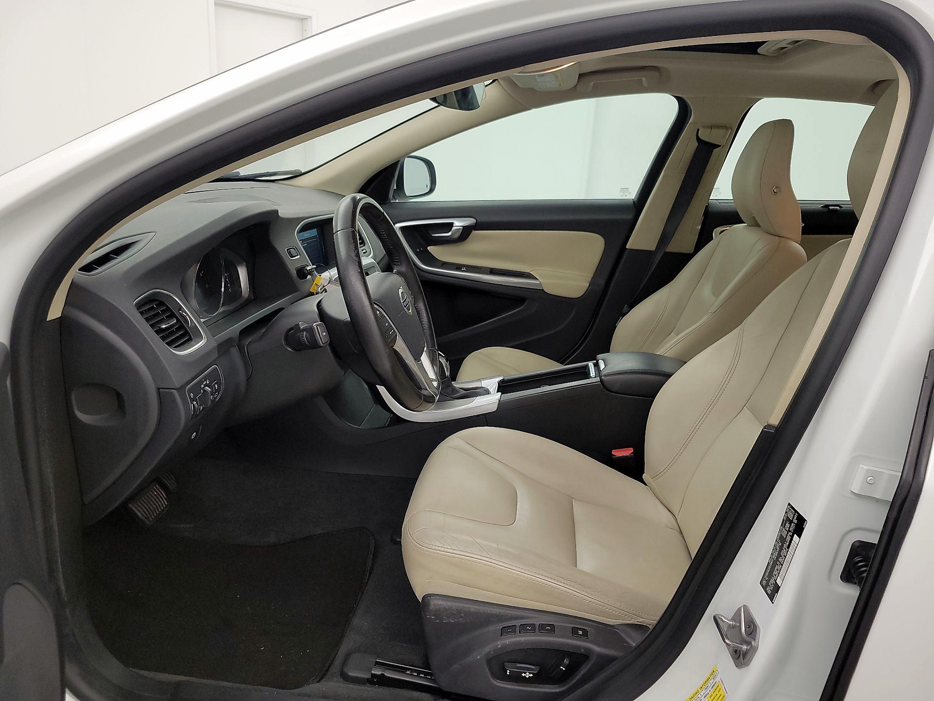 Thumbnail: 2017 Volvo S60 - 11
