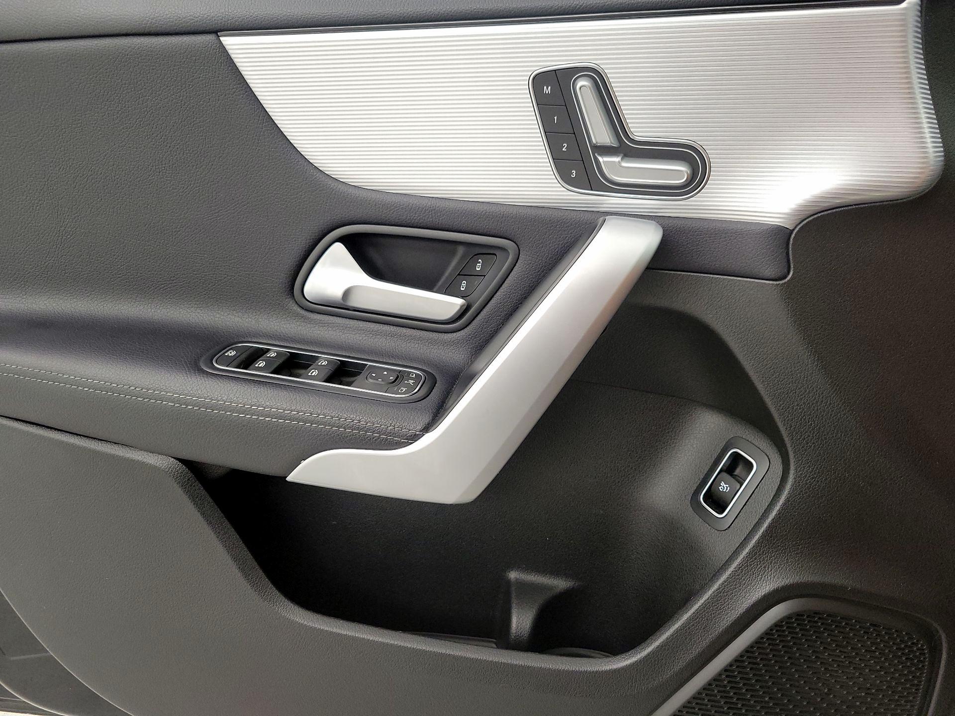Thumbnail: 2020 Mercedes-Benz A-Class - 12