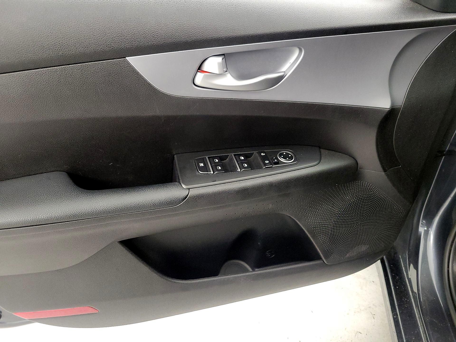 Thumbnail: 2023 Kia Forte - 12