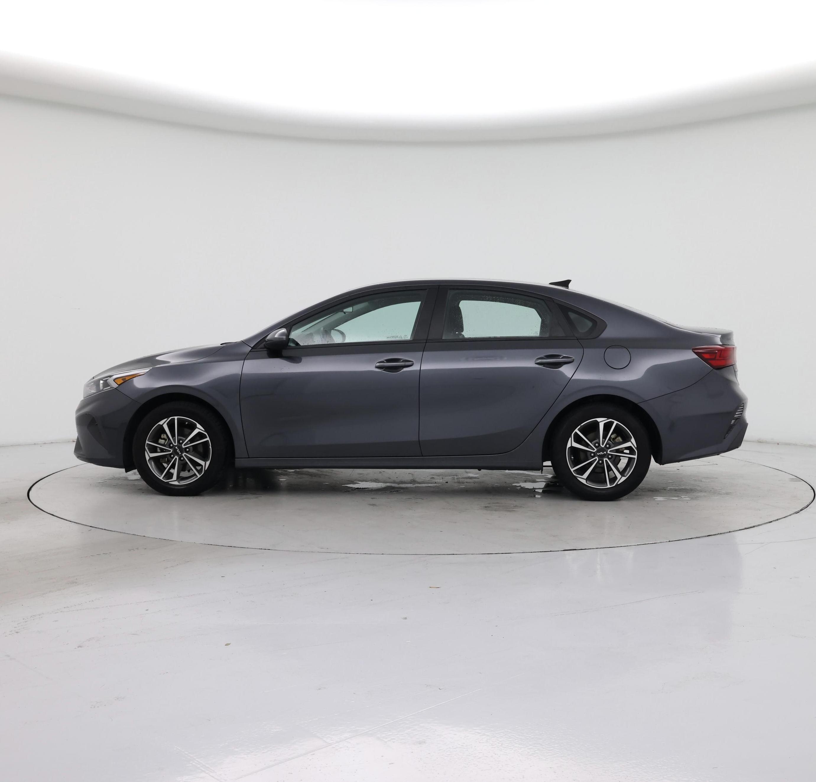 Thumbnail: 2023 Kia Forte - 3