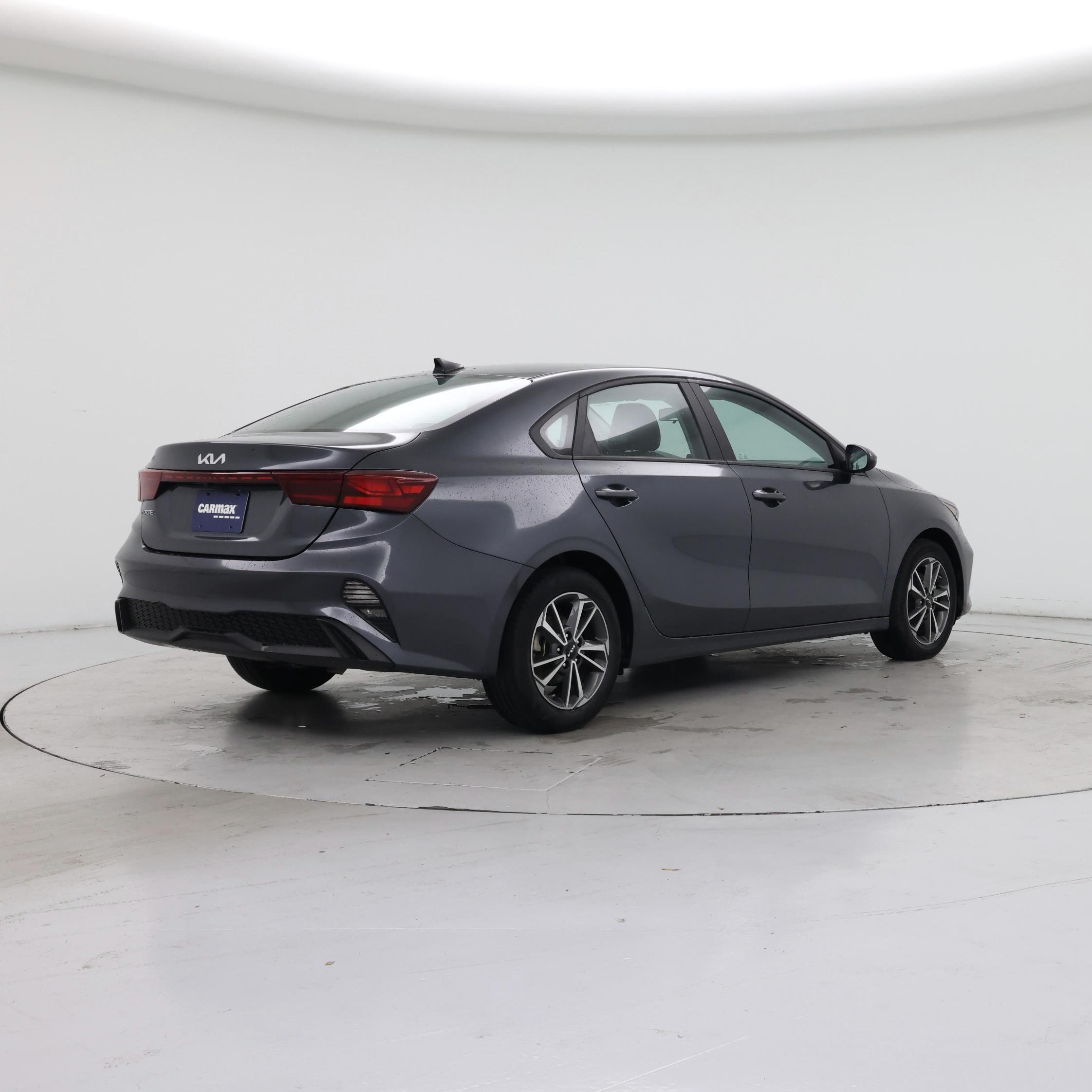 Thumbnail: 2023 Kia Forte - 8
