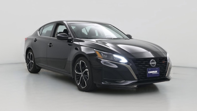 2024 Nissan Altima SR Hero Image