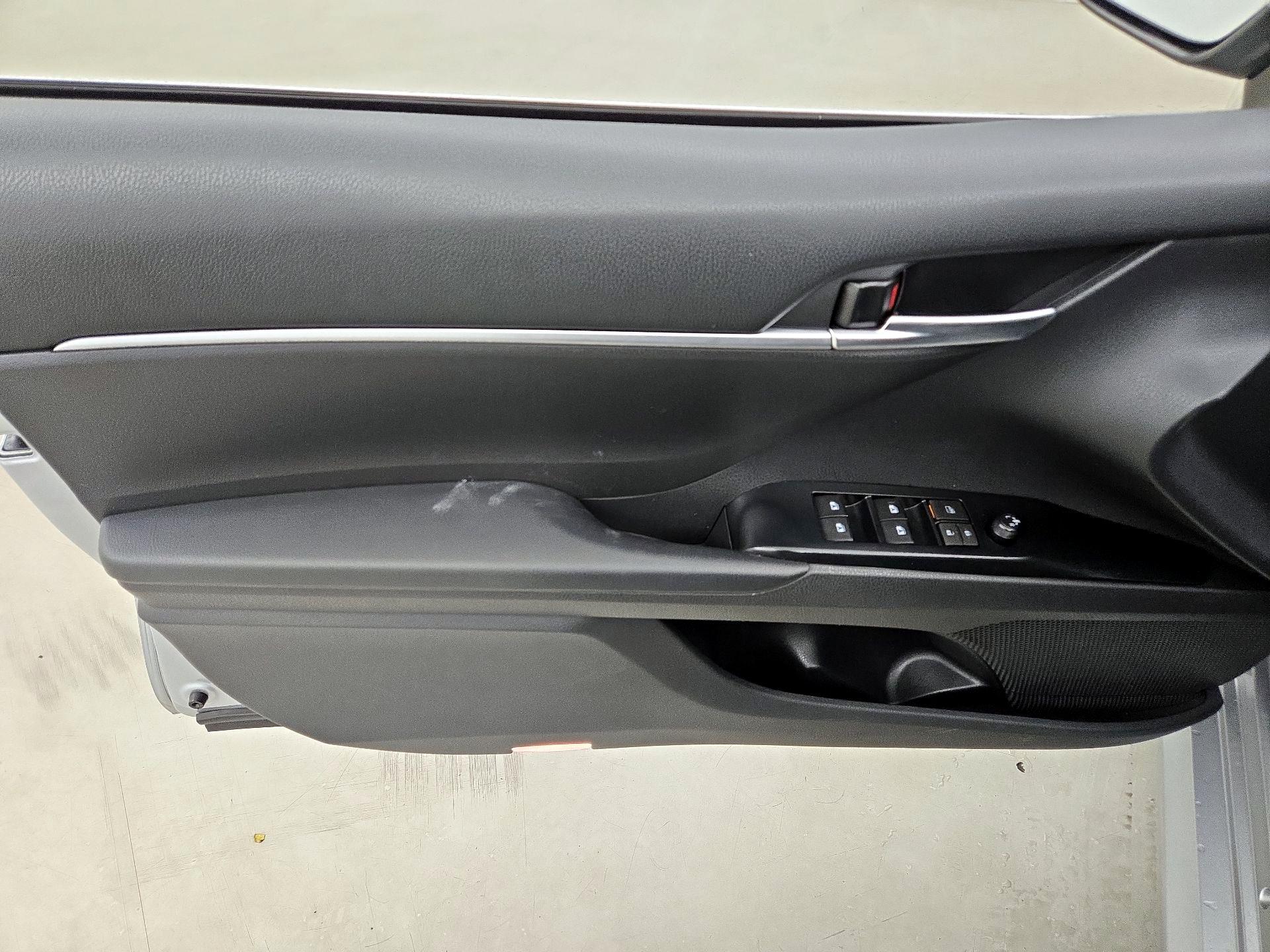 Thumbnail: 2019 Toyota Camry - 12