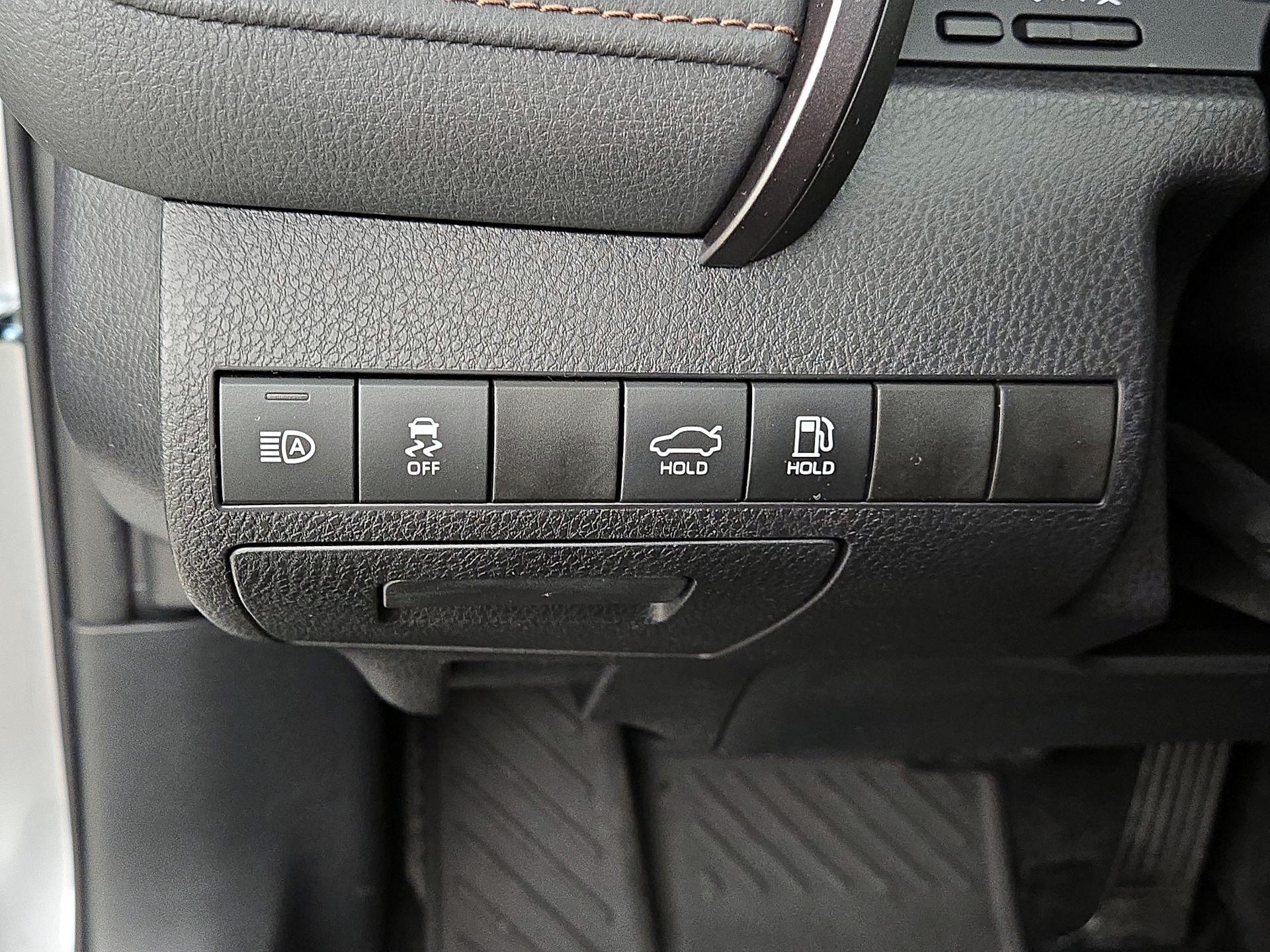 Thumbnail: 2019 Toyota Camry - 13