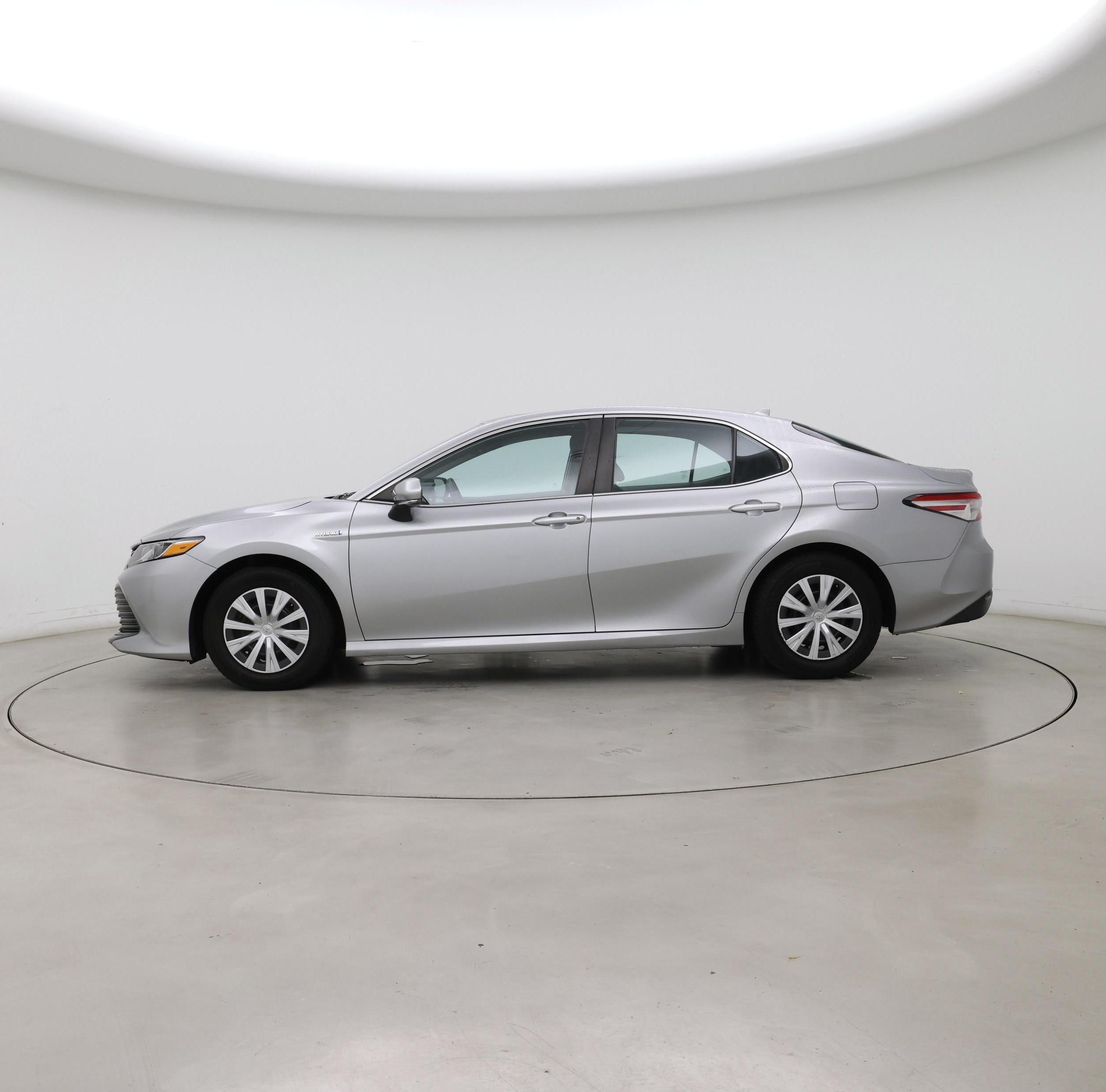 Thumbnail: 2019 Toyota Camry - 3
