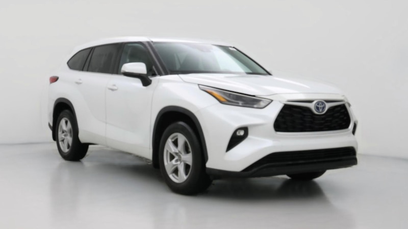 2022 Toyota Highlander LE Hero Image