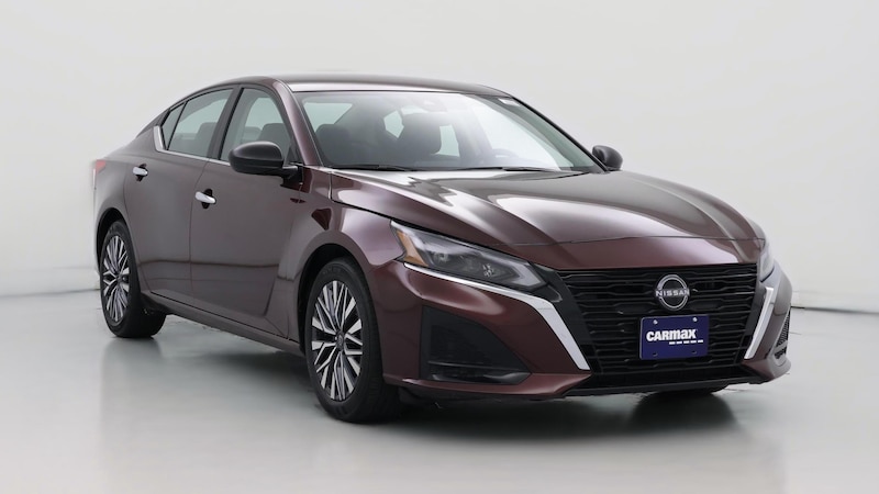 2024 Nissan Altima SV Hero Image
