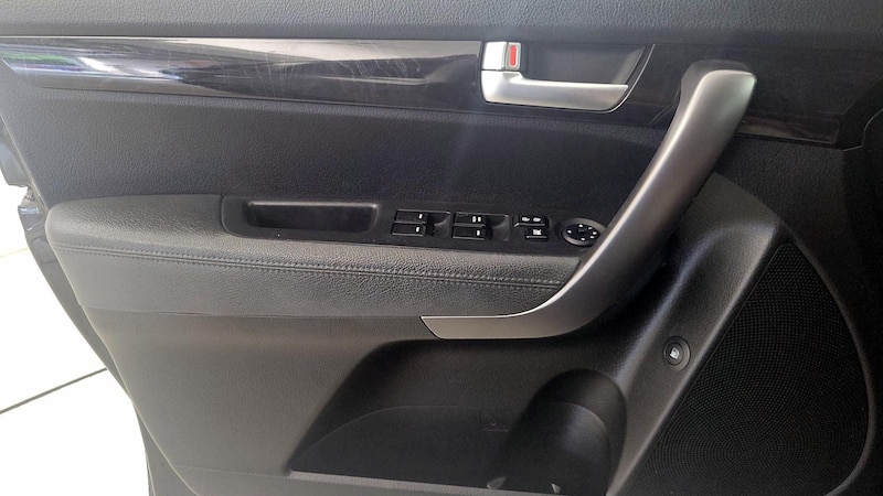 2014 Kia Sorento LX 12