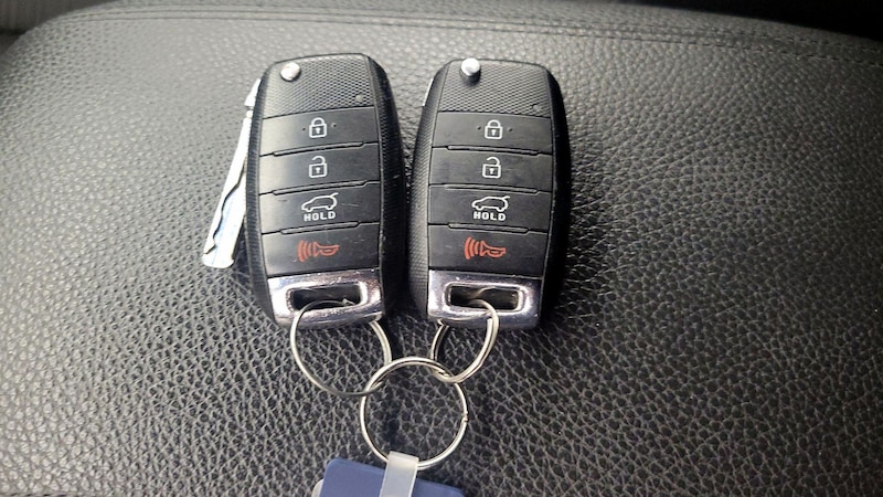2014 Kia Sorento LX 21