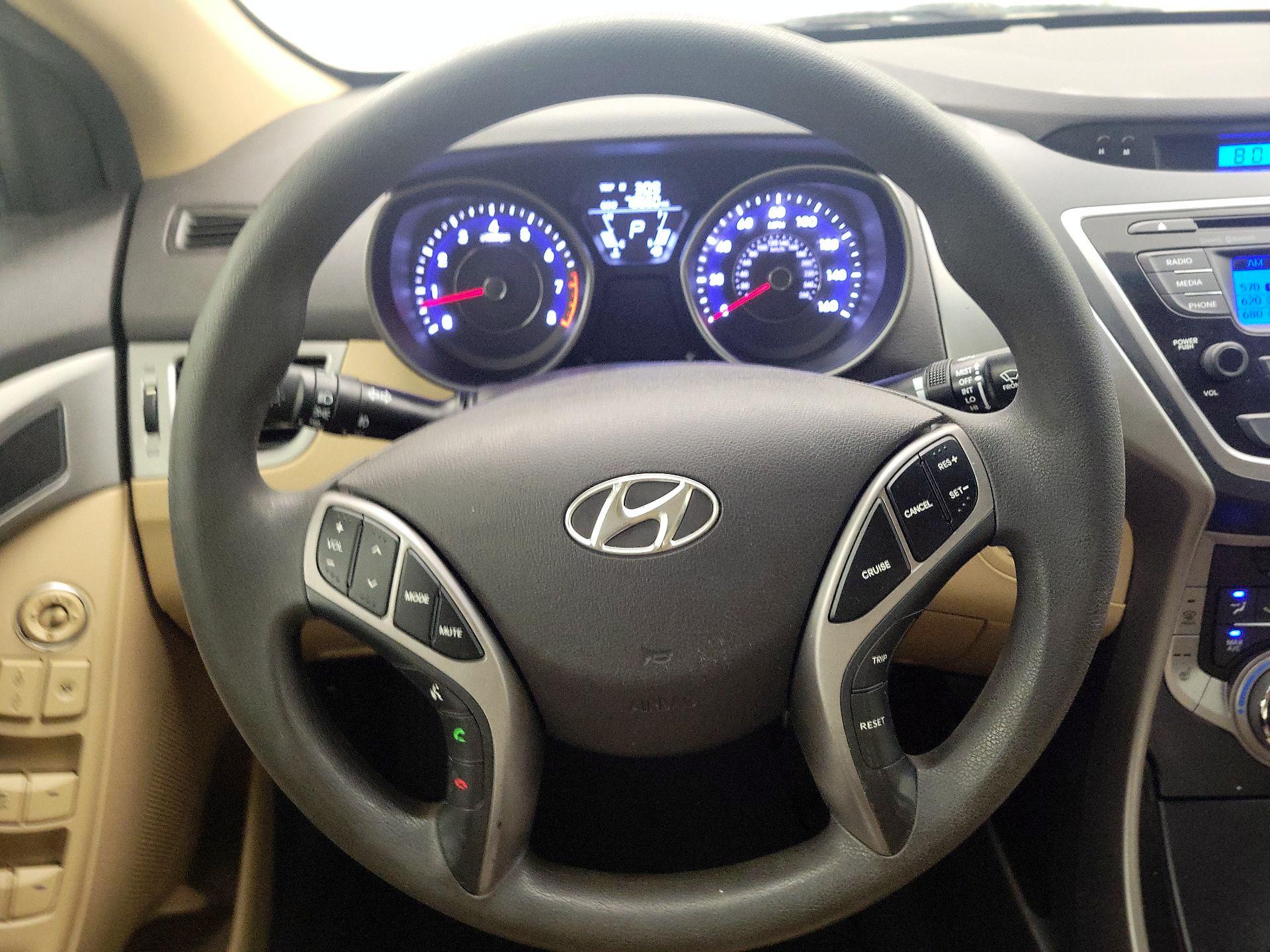 Thumbnail: 2013 Hyundai Elantra - 10