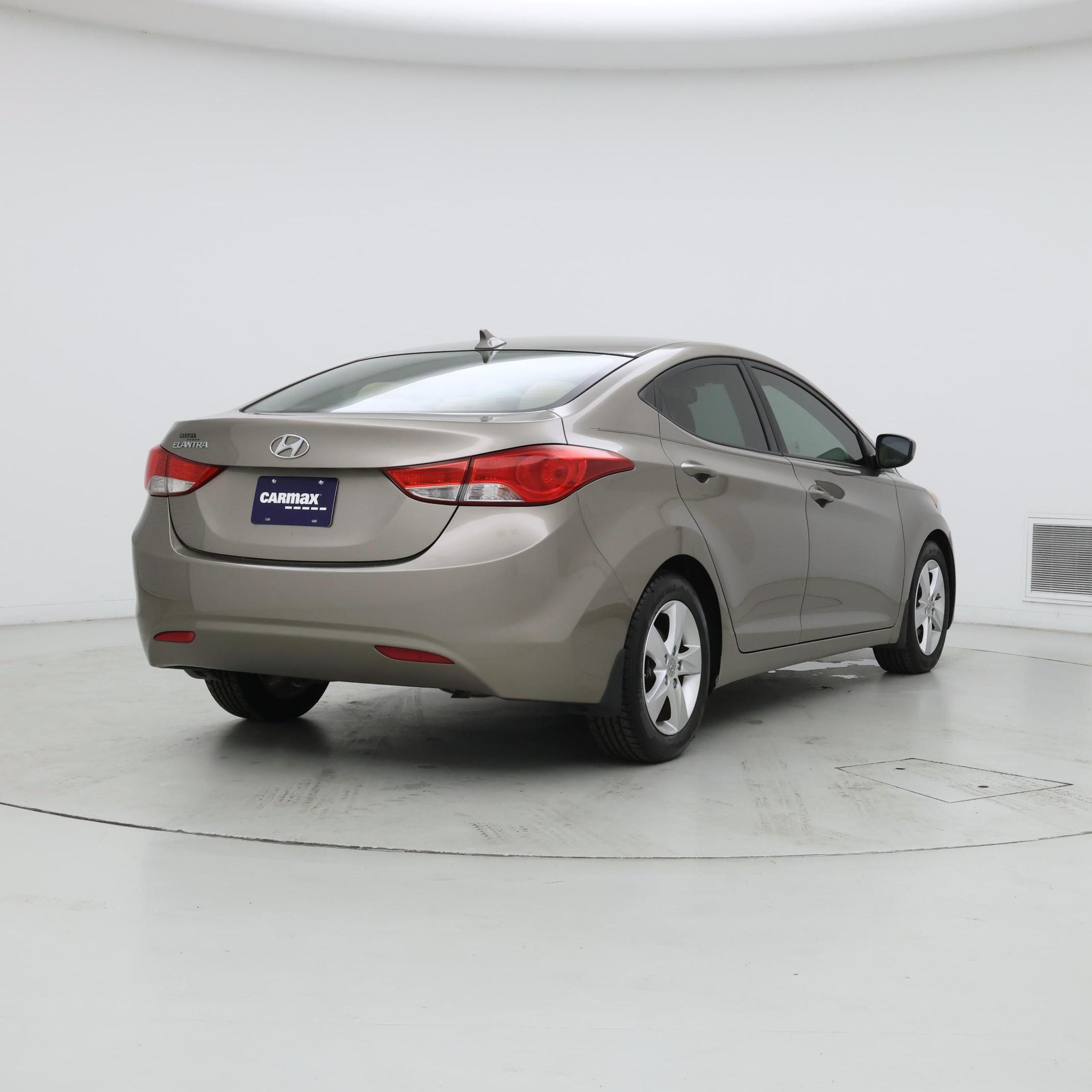 Thumbnail: 2013 Hyundai Elantra - 8