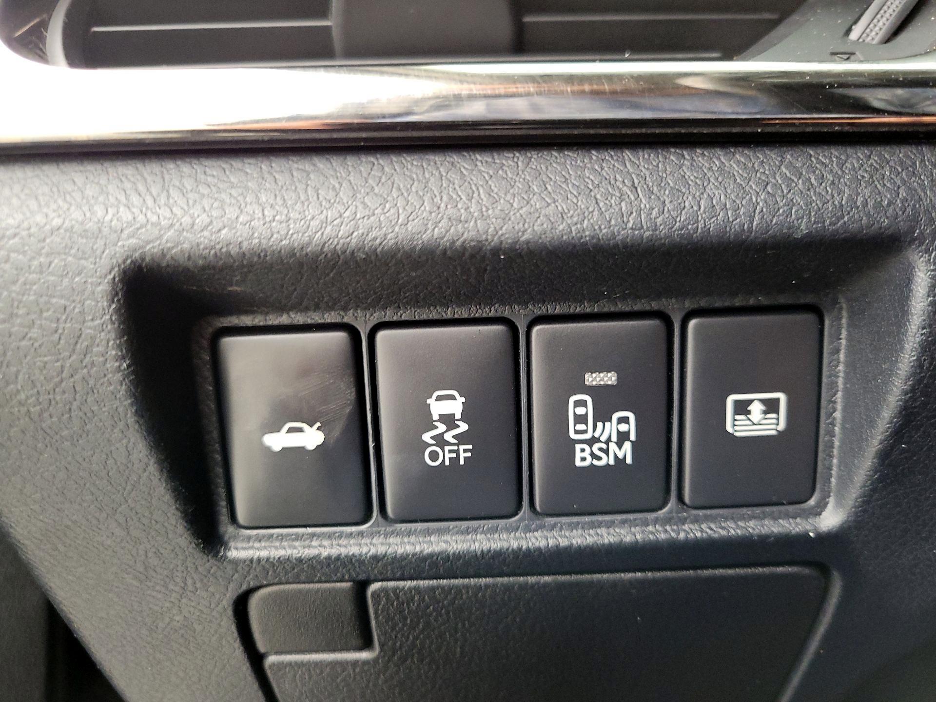 Thumbnail: 2014 Toyota Avalon - 13