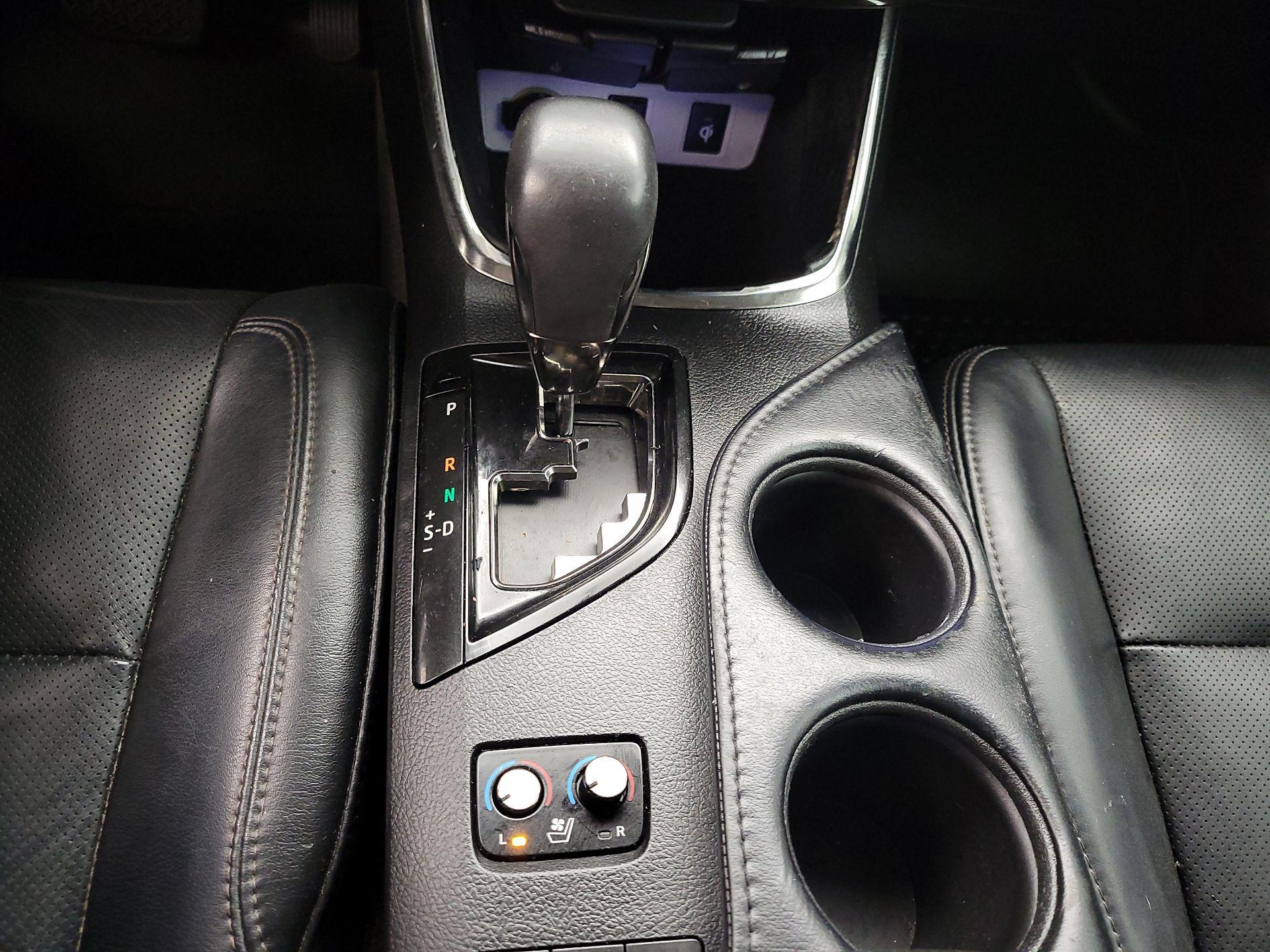 Thumbnail: 2014 Toyota Avalon - 18