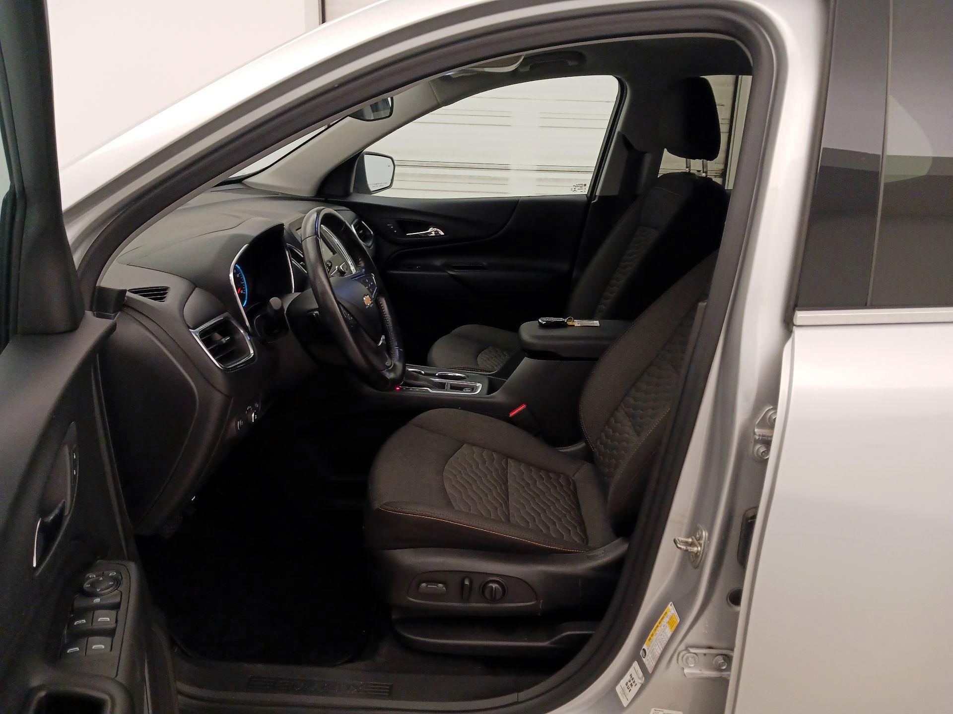 Thumbnail: 2020 Chevrolet Equinox - 9