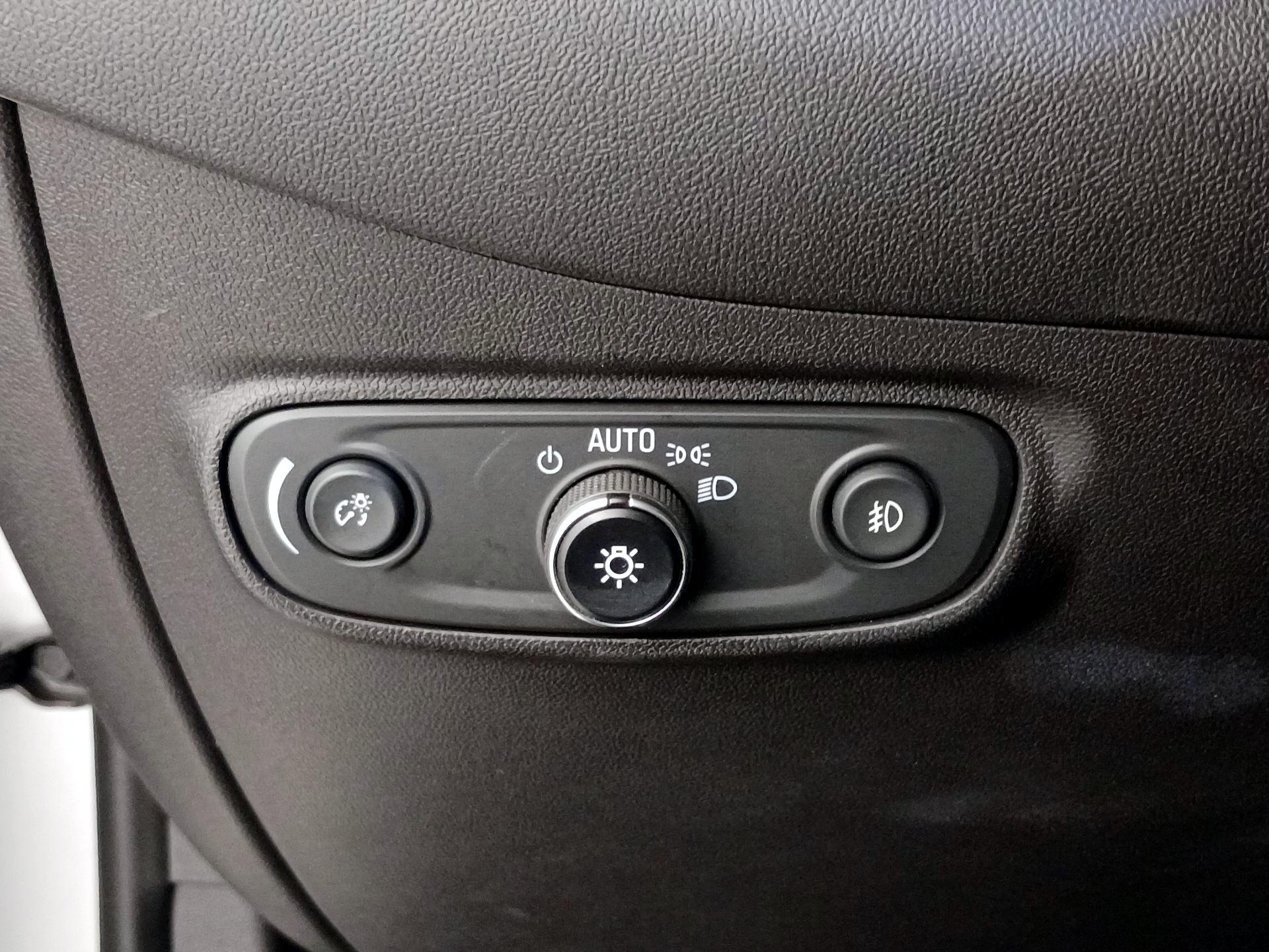 Thumbnail: 2020 Chevrolet Equinox - 11