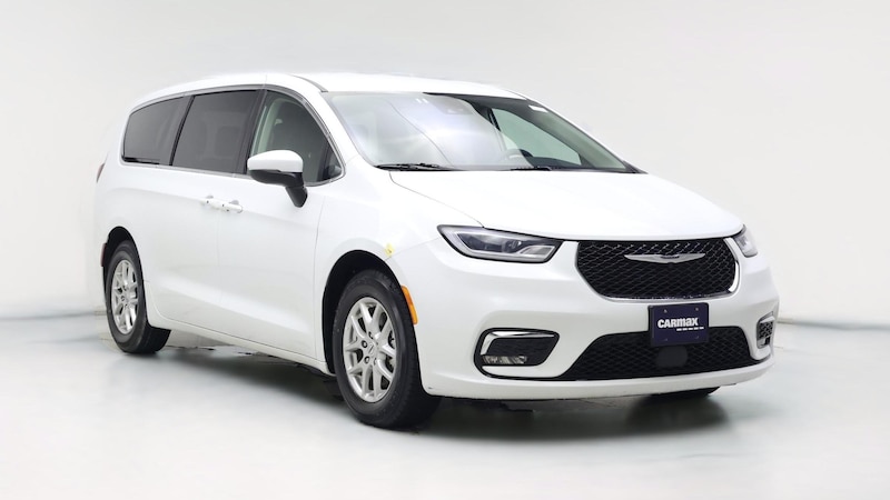 2023 Chrysler Pacifica Touring L Hero Image