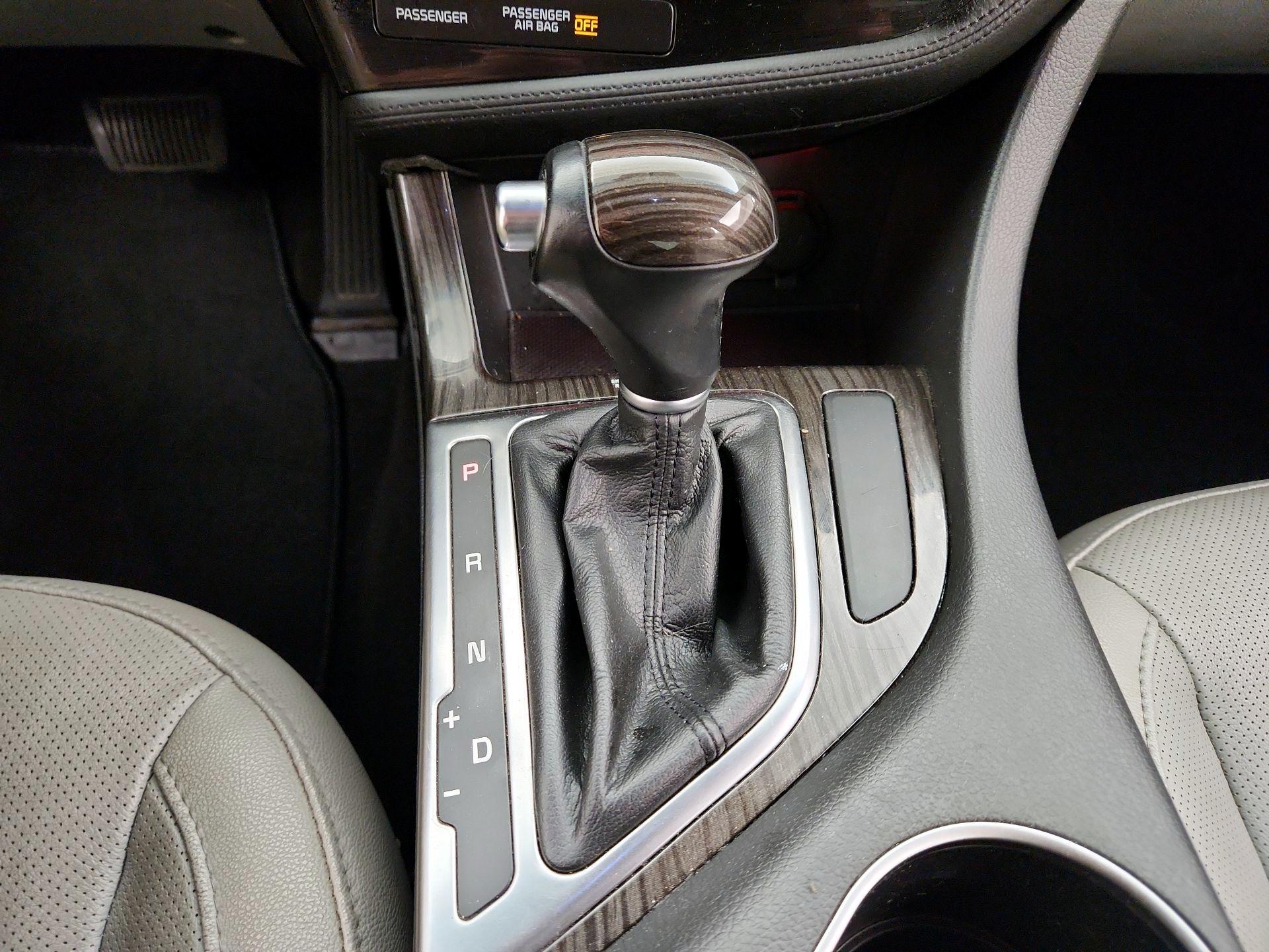Thumbnail: 2015 Kia Optima - 16