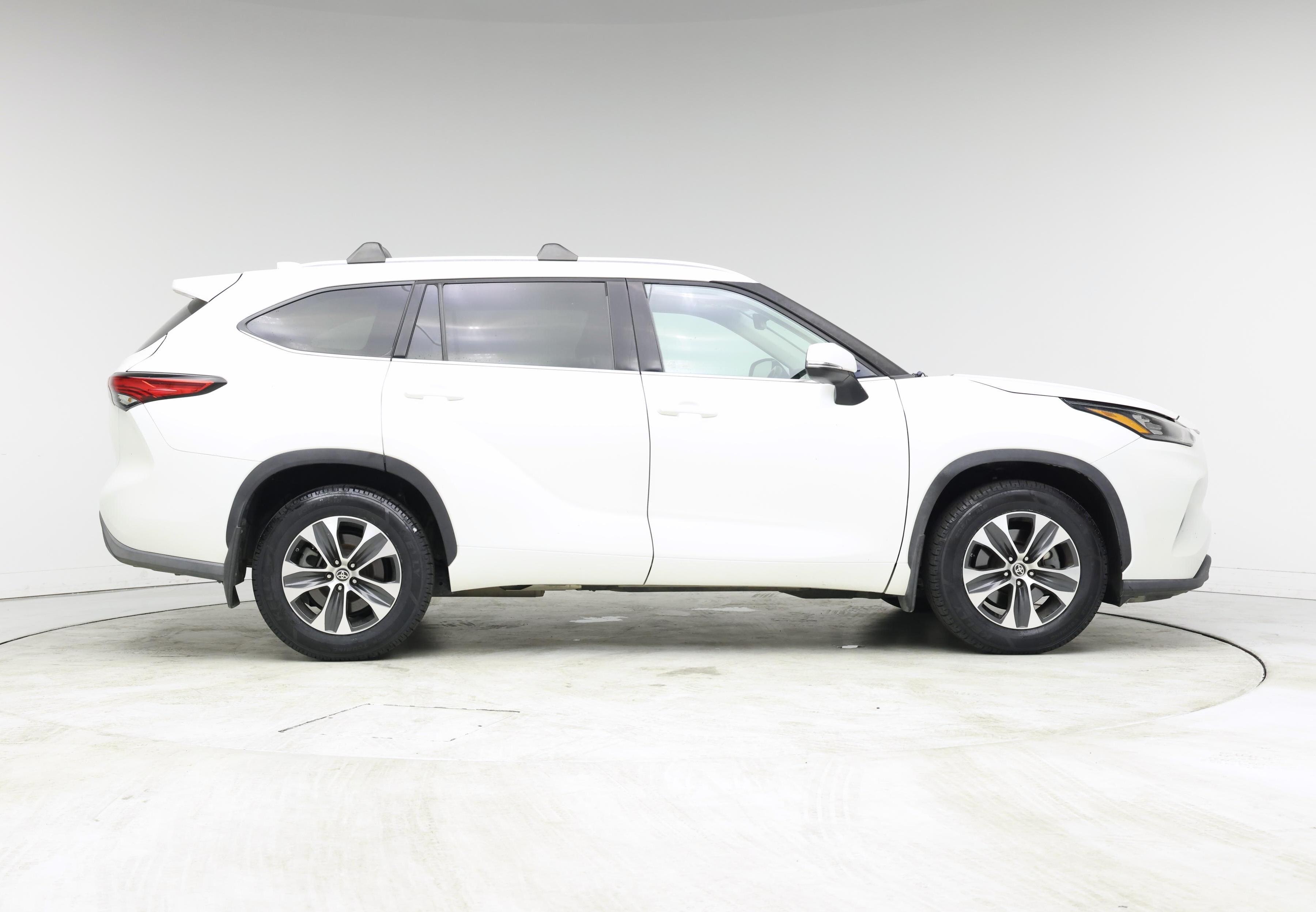 Thumbnail: 2020 Toyota Highlander - 7