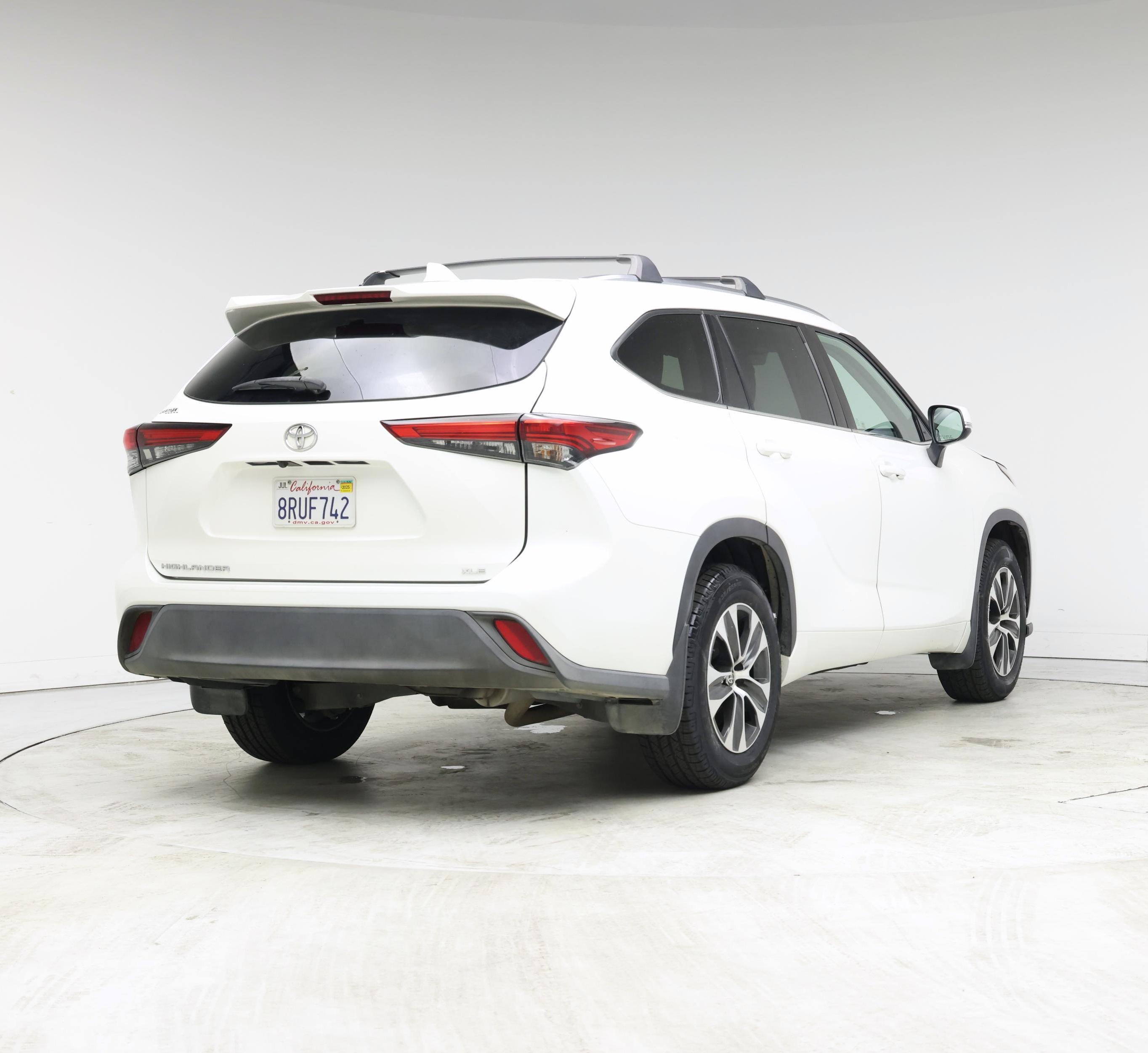 Thumbnail: 2020 Toyota Highlander - 8