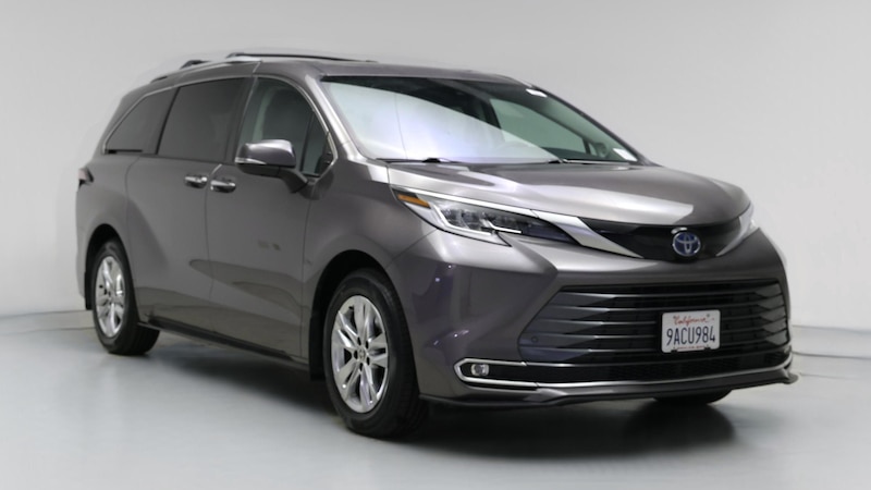 2022 Toyota Sienna Limited Hero Image