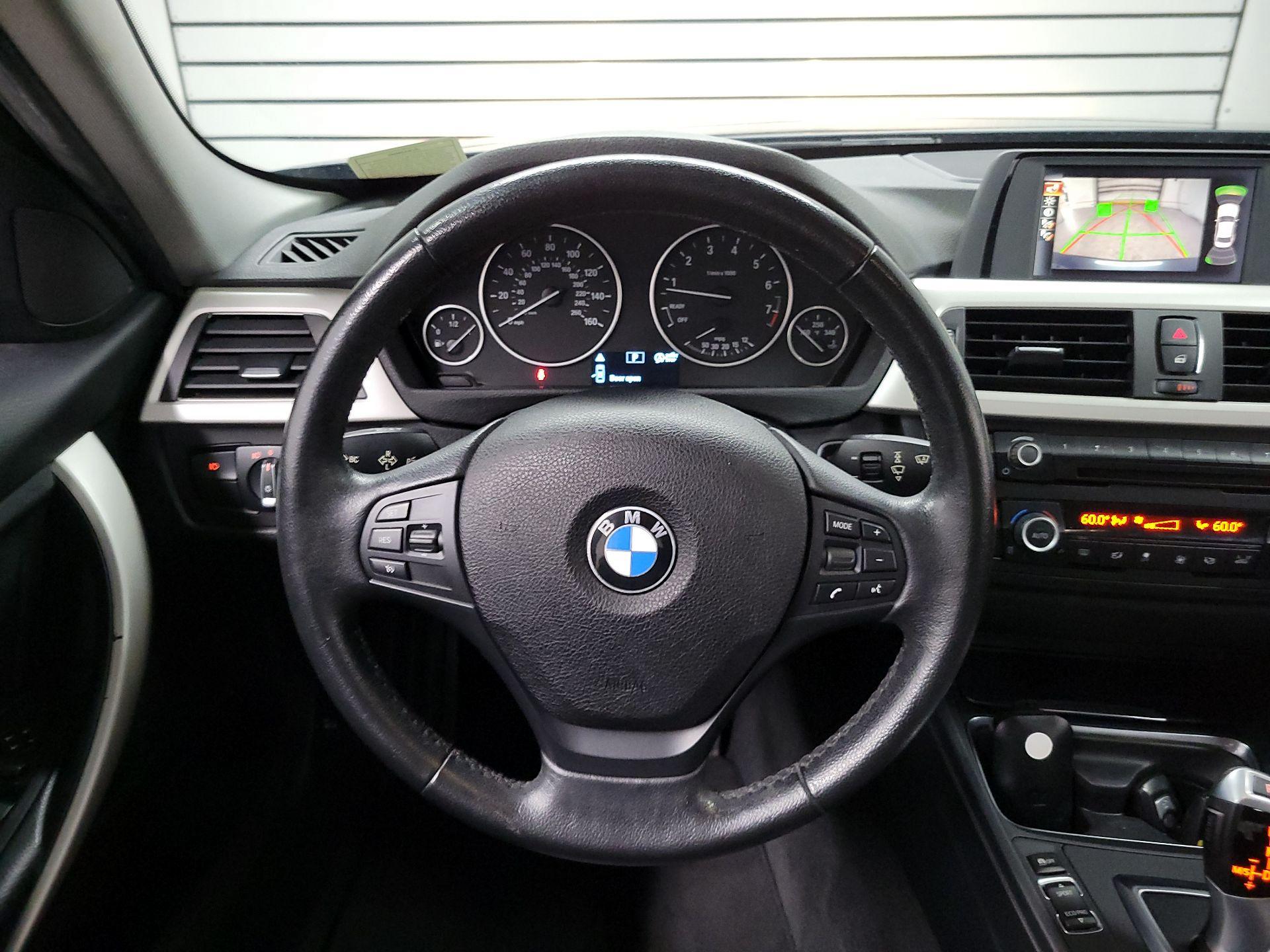 Thumbnail: 2015 BMW 3 Series - 10