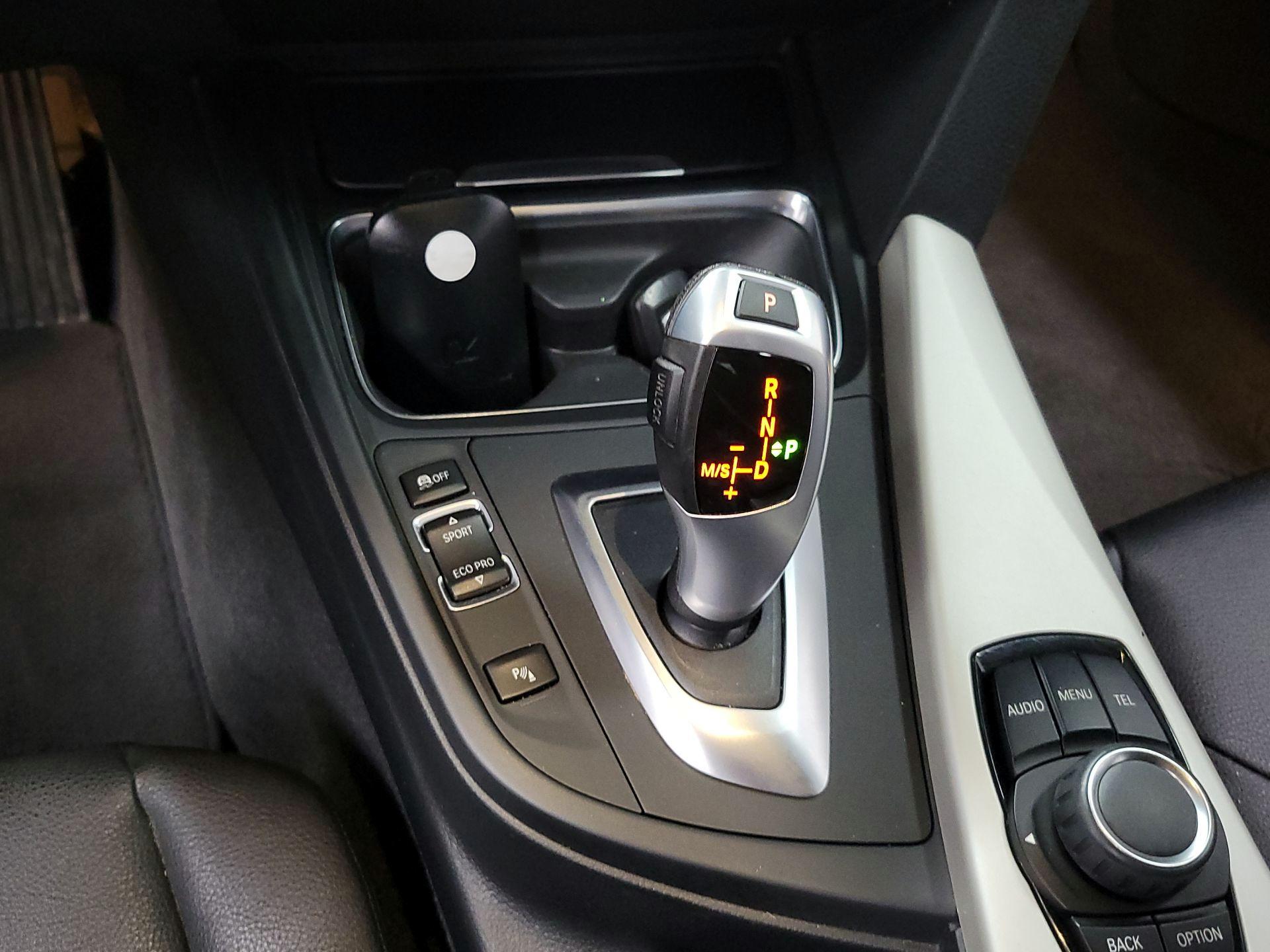 Thumbnail: 2015 BMW 3 Series - 17