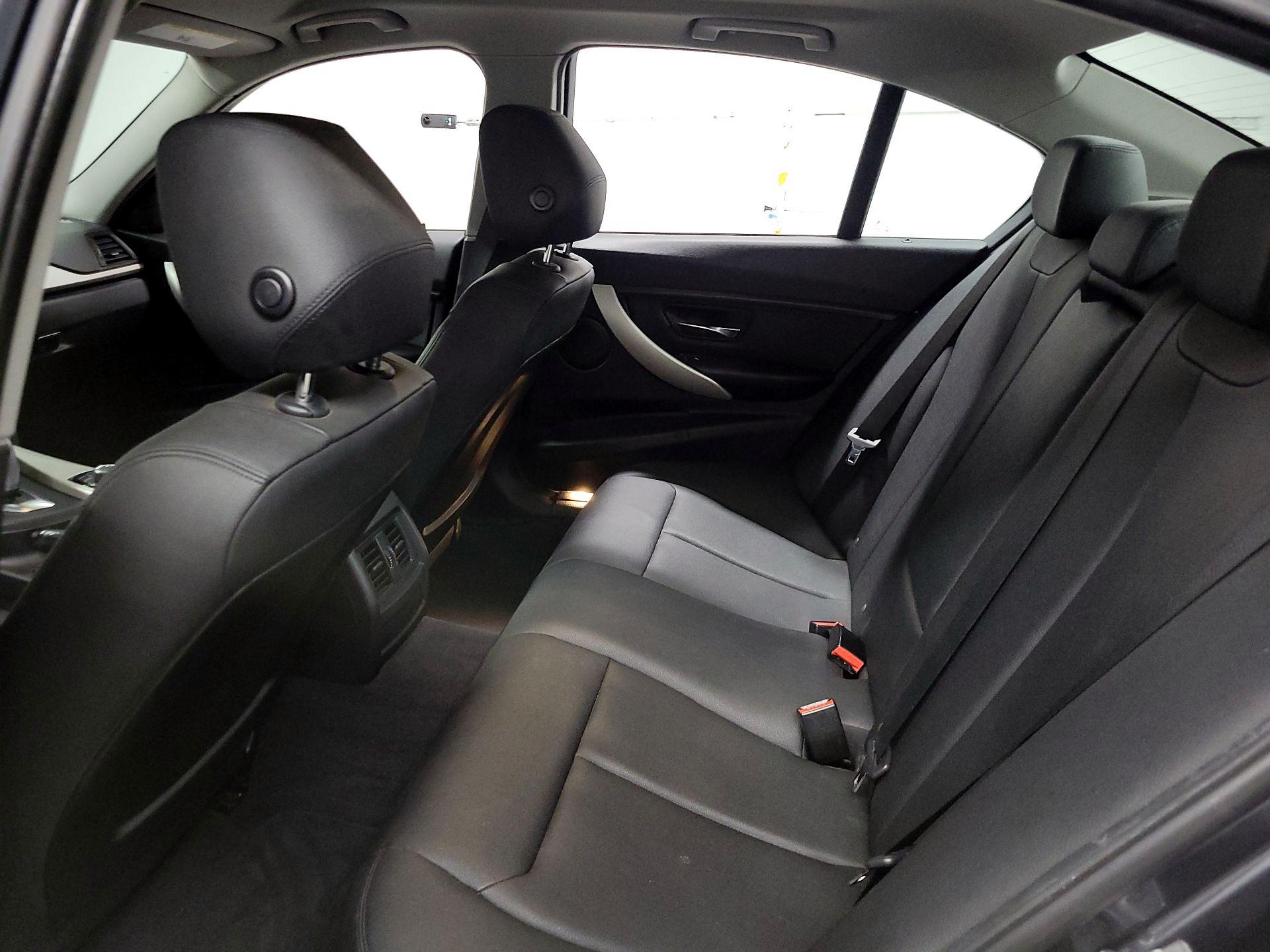 Thumbnail: 2015 BMW 3 Series - 18