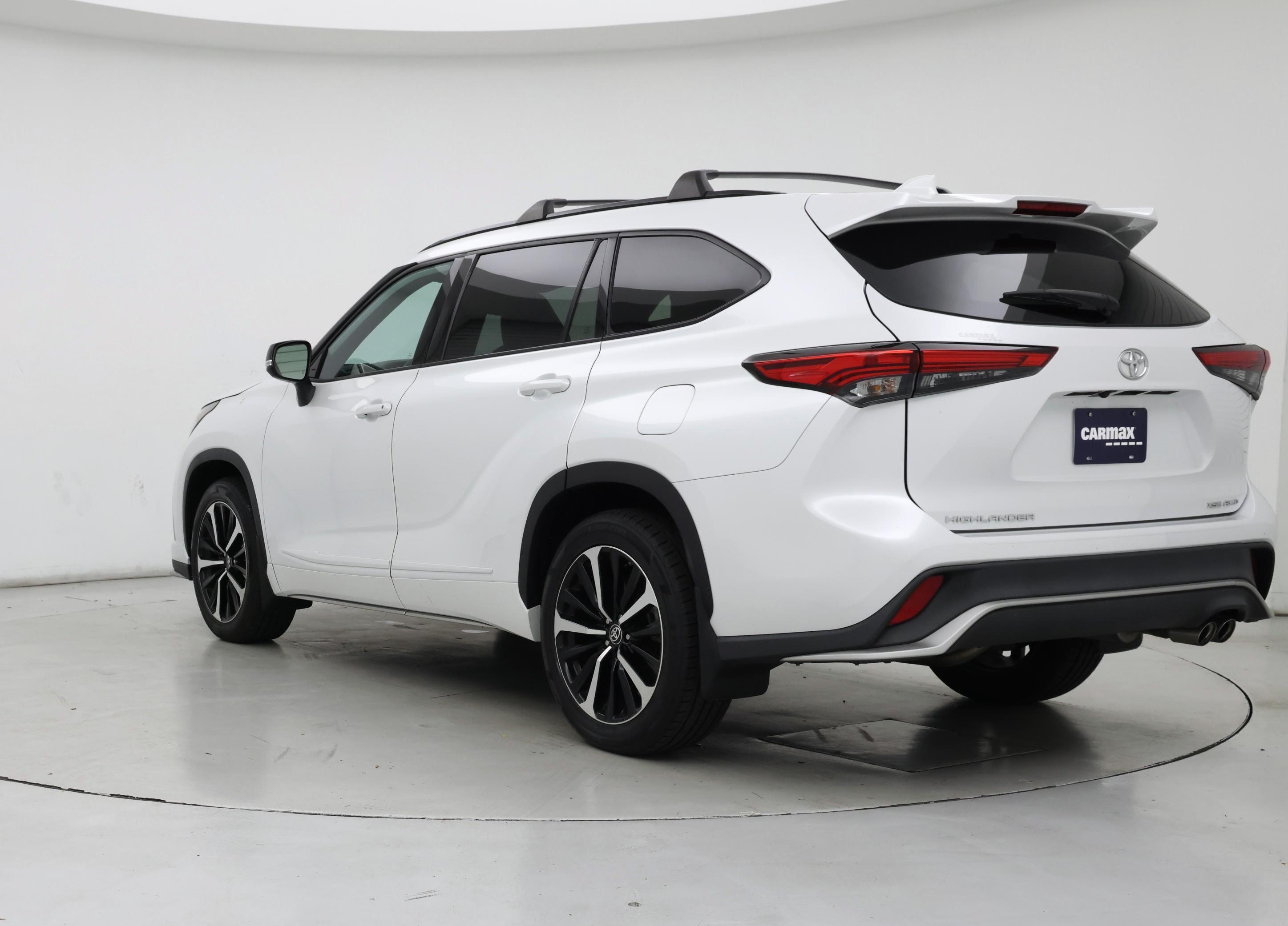 Thumbnail: 2022 Toyota Highlander - 2