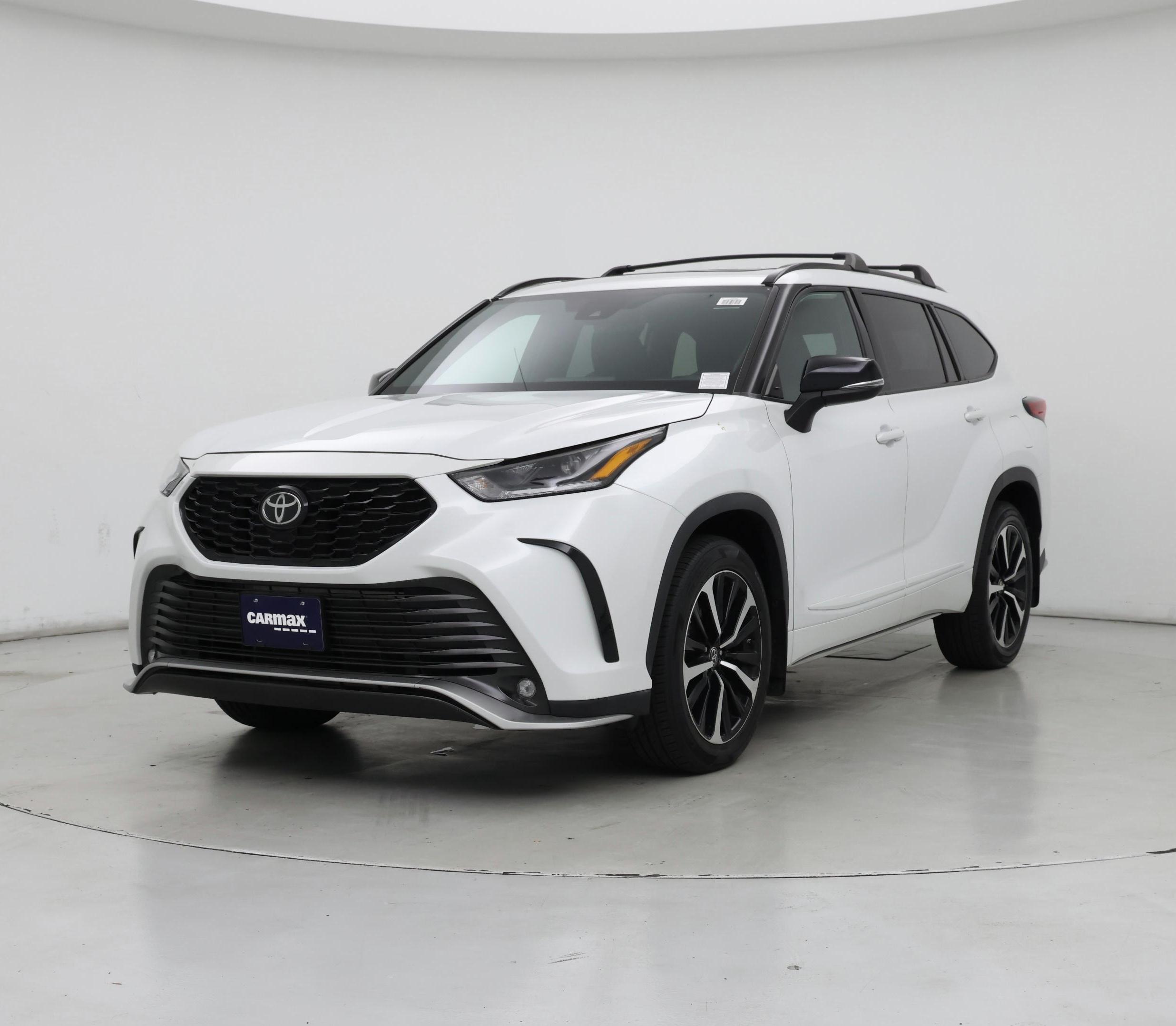 Thumbnail: 2022 Toyota Highlander - 4