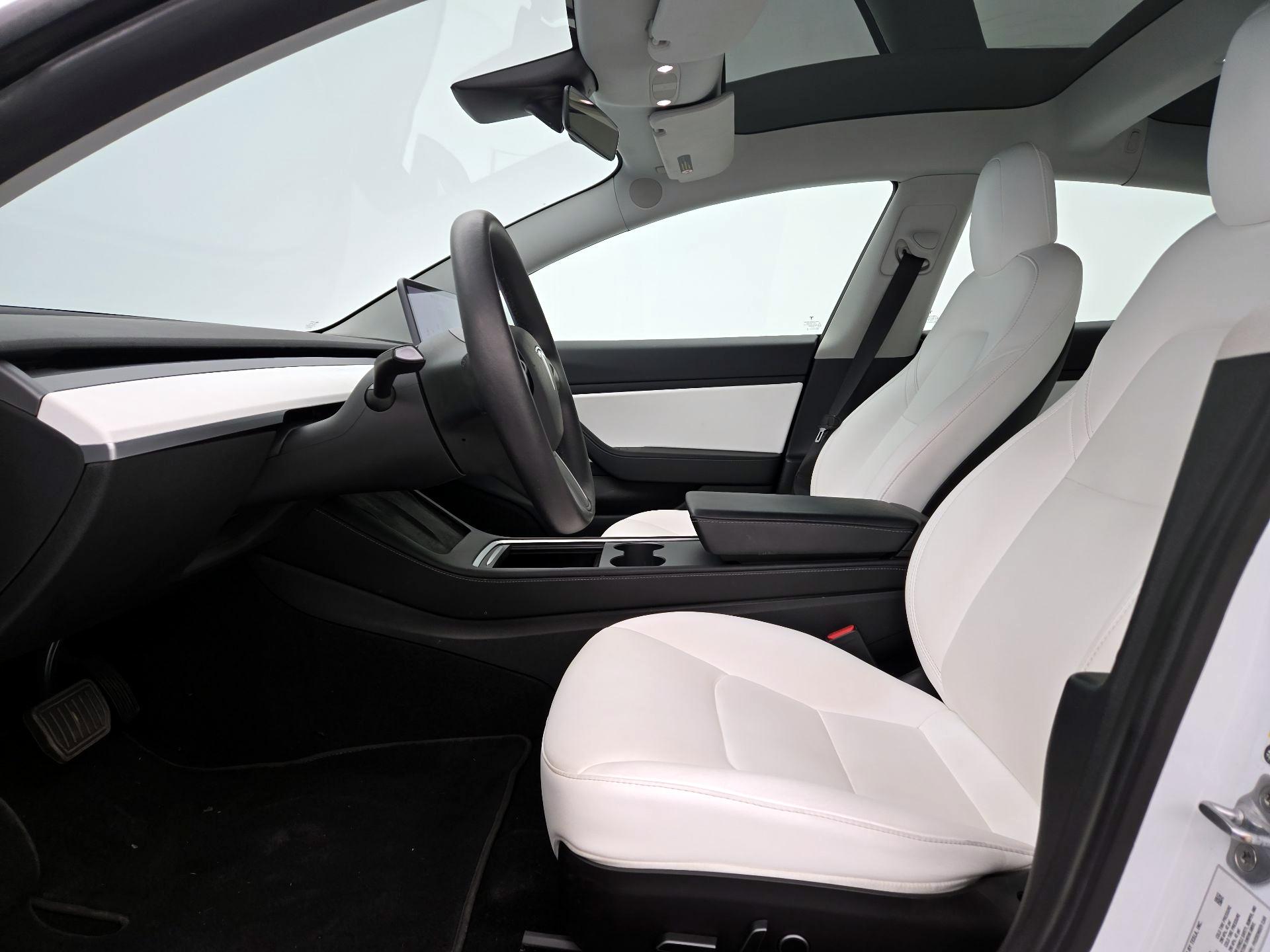 Thumbnail: 2021 Tesla Model 3 - 11